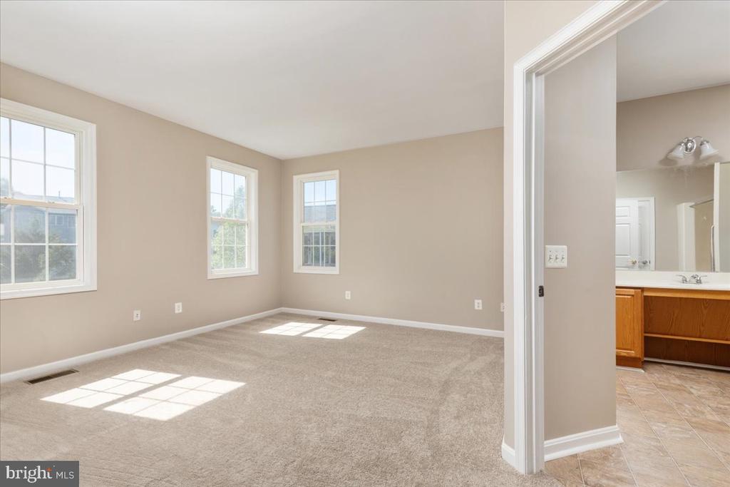 1117 VIRGINIA AVE, CULPEPER, Virginia 22701, 4 Bedrooms Bedrooms, ,3 BathroomsBathrooms,Residential,1117 VIRGINIA AVE,VACU2013876 MLS # VACU2013876