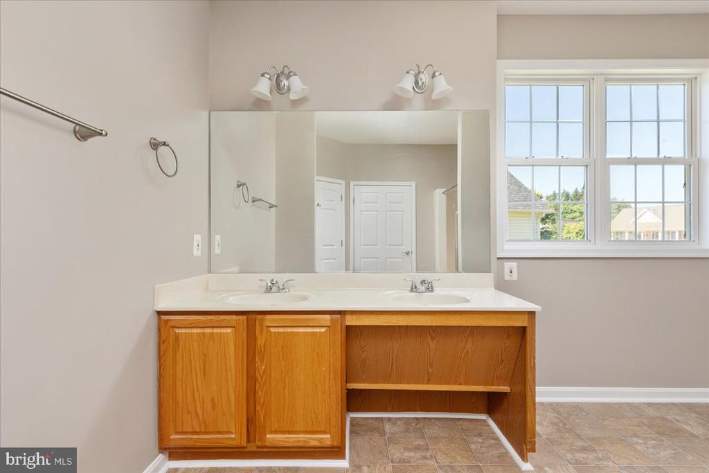 1117 VIRGINIA AVE, CULPEPER, Virginia 22701, 4 Bedrooms Bedrooms, ,3 BathroomsBathrooms,Residential,1117 VIRGINIA AVE,VACU2013876 MLS # VACU2013876