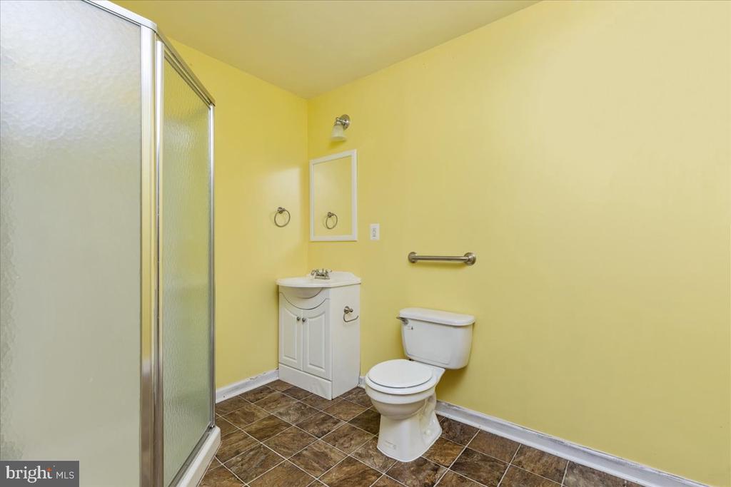 1117 VIRGINIA AVE, CULPEPER, Virginia 22701, 4 Bedrooms Bedrooms, ,3 BathroomsBathrooms,Residential,1117 VIRGINIA AVE,VACU2013876 MLS # VACU2013876