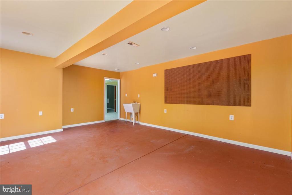 1117 VIRGINIA AVE, CULPEPER, Virginia 22701, 4 Bedrooms Bedrooms, ,3 BathroomsBathrooms,Residential,1117 VIRGINIA AVE,VACU2013876 MLS # VACU2013876
