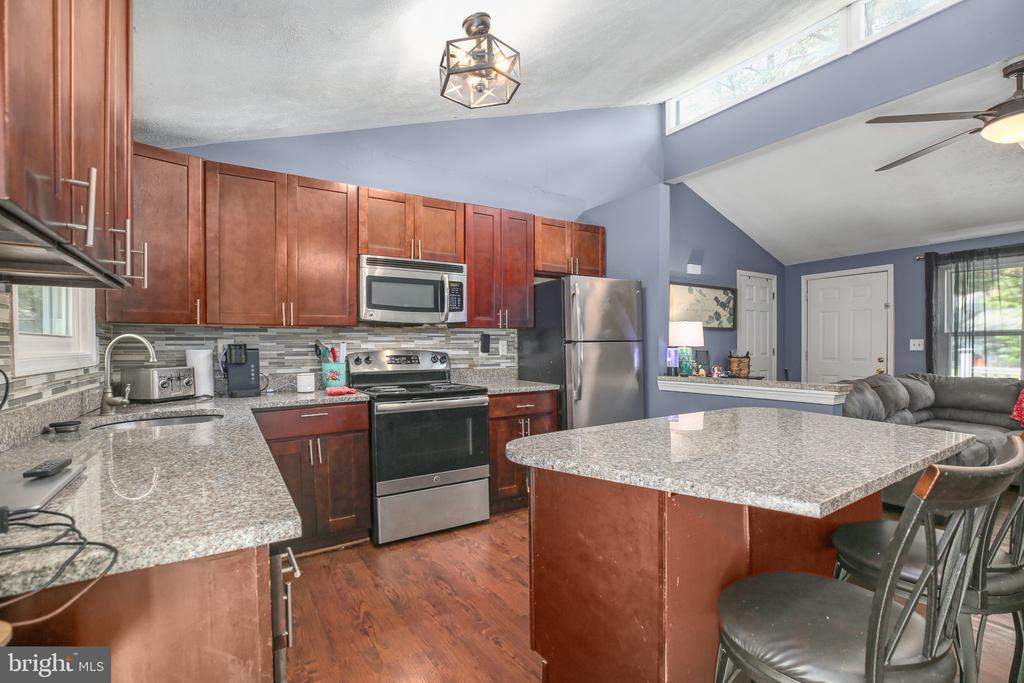 218 MUSKET LN, LOCUST GROVE, Virginia 22508, 2 Bedrooms Bedrooms, ,1 BathroomBathrooms,Residential,218 MUSKET LN,VAOR2014362 MLS # VAOR2014362