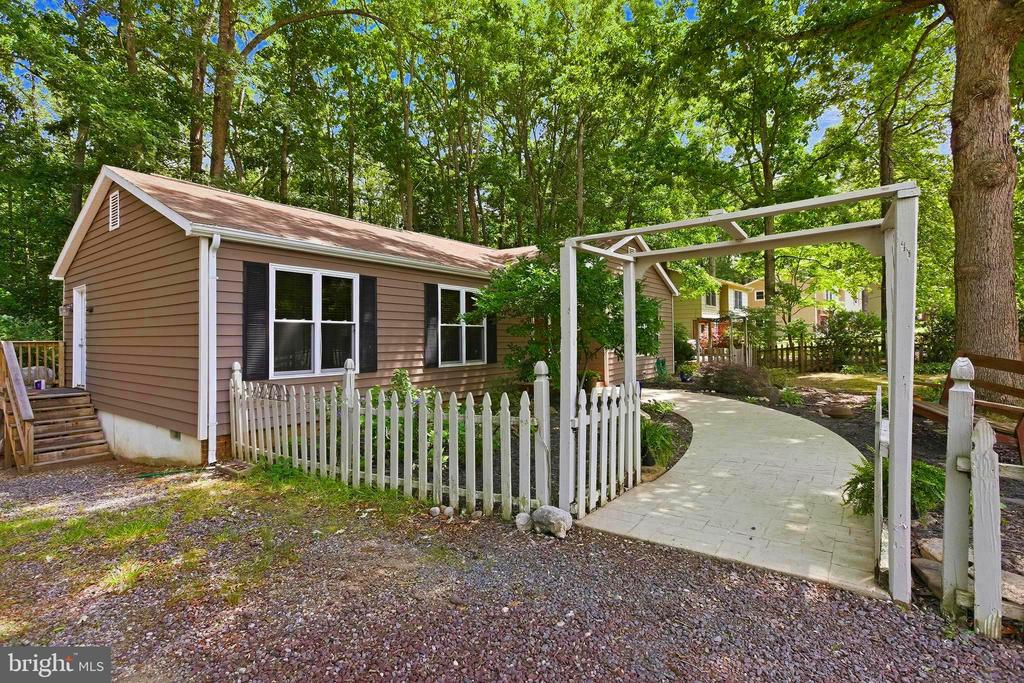 528 PLEASANTS DR, FREDERICKSBURG, Virginia 22407, 3 Bedrooms Bedrooms, ,2 BathroomsBathrooms,Residential,MILL GARDEN,528 PLEASANTS DR,VASP2042672 MLS # VASP2042672 528 PLEASANTS DR, FREDERICKSBURG, Virginia 22407, 3 Bedrooms Bedrooms, ,2 BathroomsBathrooms,Residential,MILL GARDEN,528 PLEASANTS DR,VASP2042672 MLS # VASP2042672
