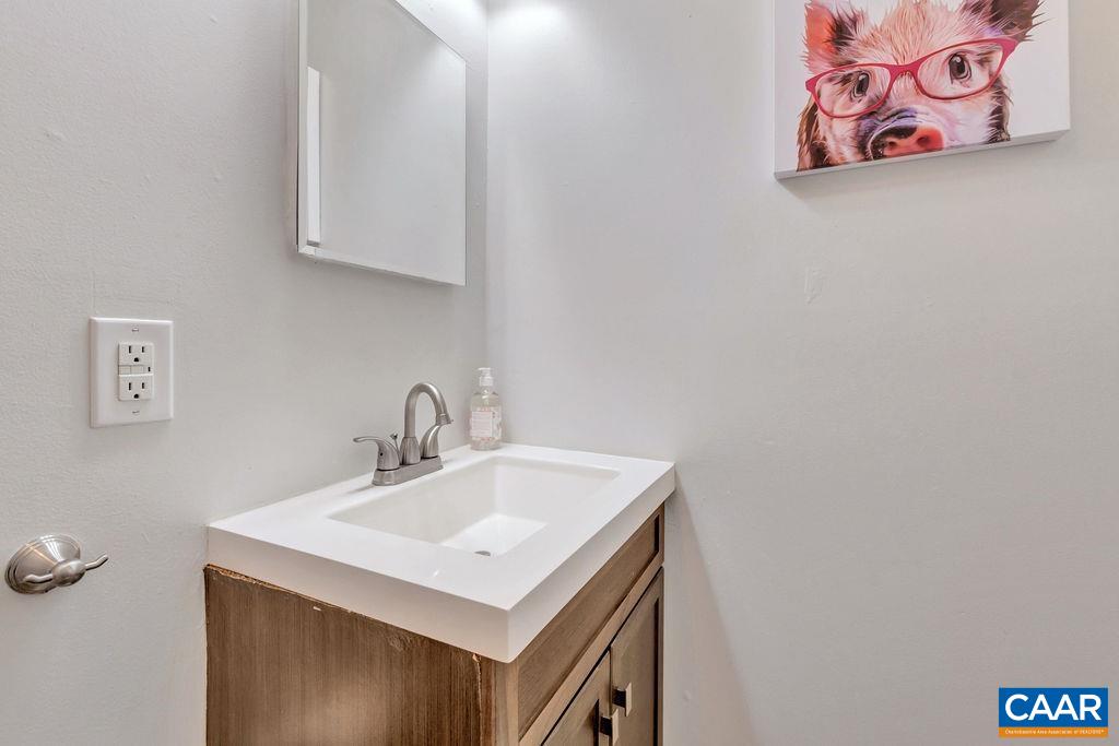 207 DOUGLAS AVE, CHARLOTTESVILLE, Virginia 22902, 6 Bedrooms Bedrooms, ,4 BathroomsBathrooms,Residential,Five Petals,207 DOUGLAS AVE,675173 MLS # 675173 207 DOUGLAS AVE, CHARLOTTESVILLE, Virginia 22902, 6 Bedrooms Bedrooms, ,4 BathroomsBathrooms,Residential,Five Petals,207 DOUGLAS AVE,675173 MLS # 675173