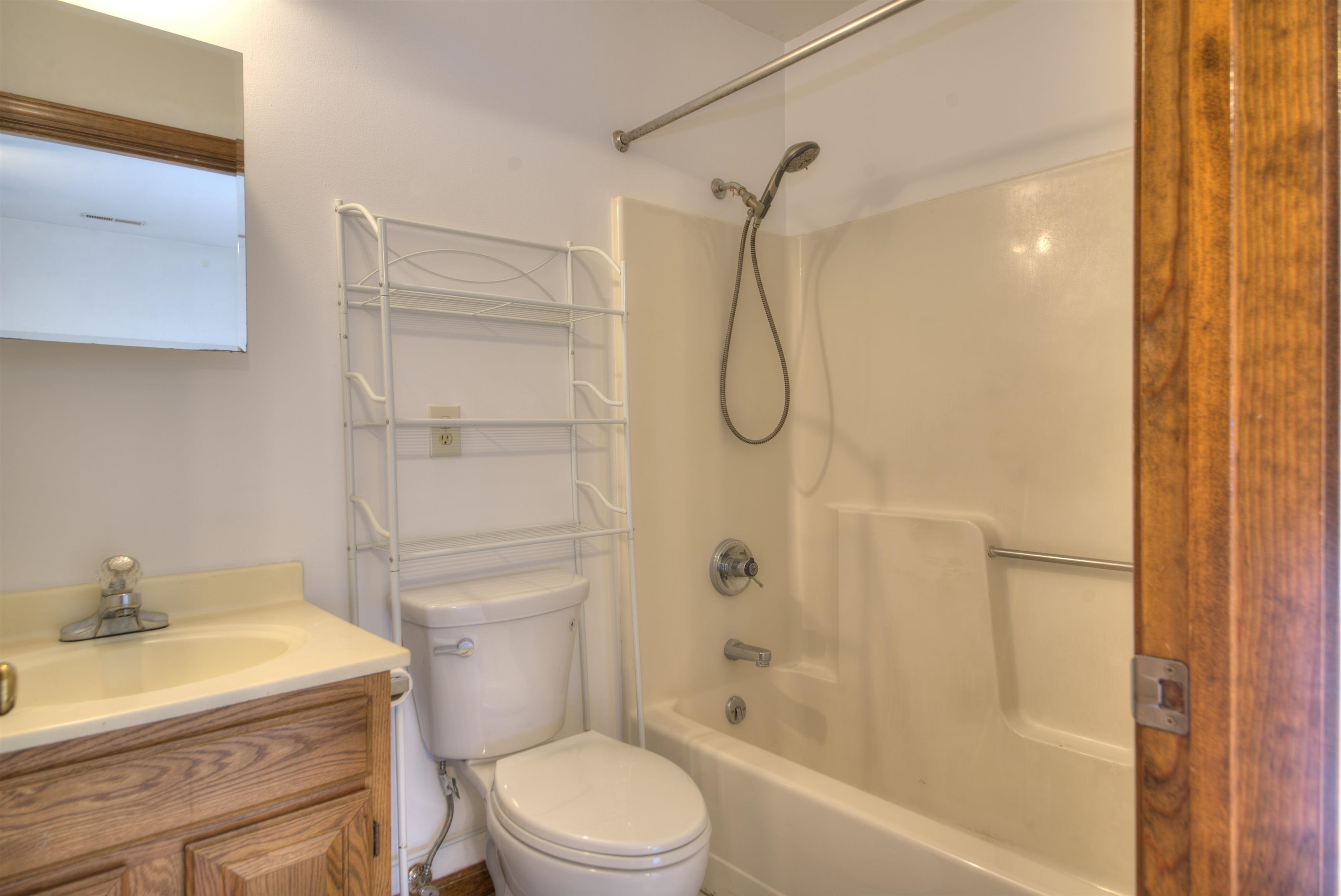 405 S LINDEN AVE, WAYNESBORO, Virginia 22980, 3 Bedrooms Bedrooms, ,2 BathroomsBathrooms,Residential,405 S LINDEN AVE,675480 MLS # 675480