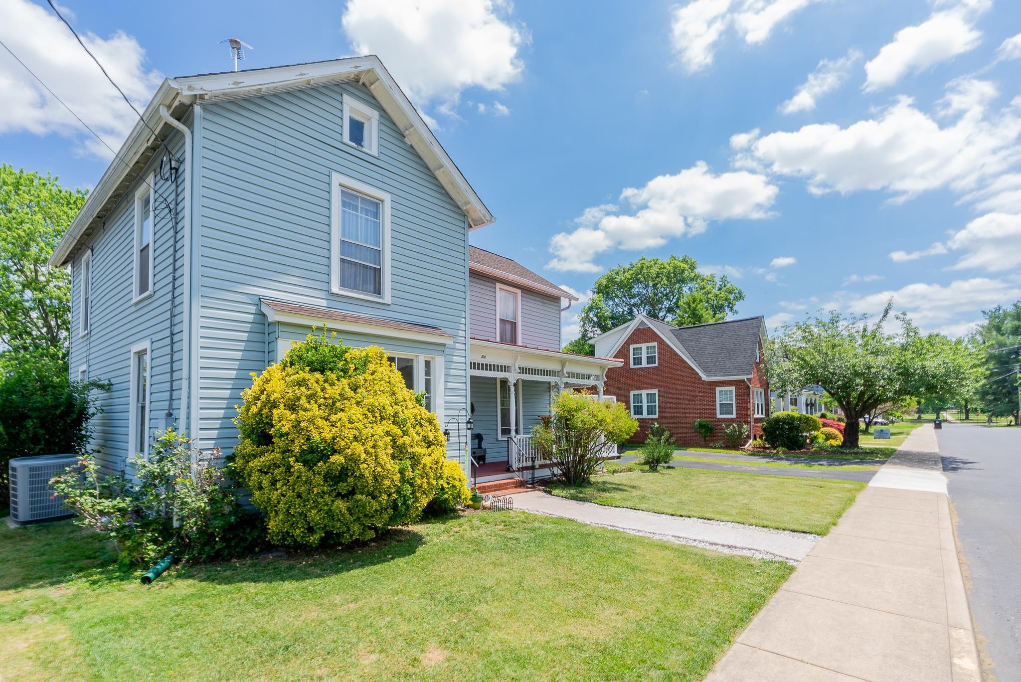 300 BROAD ST, BRIDGEWATER, Virginia 22812, 3 Bedrooms Bedrooms, ,1 BathroomBathrooms,Residential,300 BROAD ST,678121 MLS # 678121 300 BROAD ST, BRIDGEWATER, Virginia 22812, 3 Bedrooms Bedrooms, ,1 BathroomBathrooms,Residential,300 BROAD ST,678121 MLS # 678121