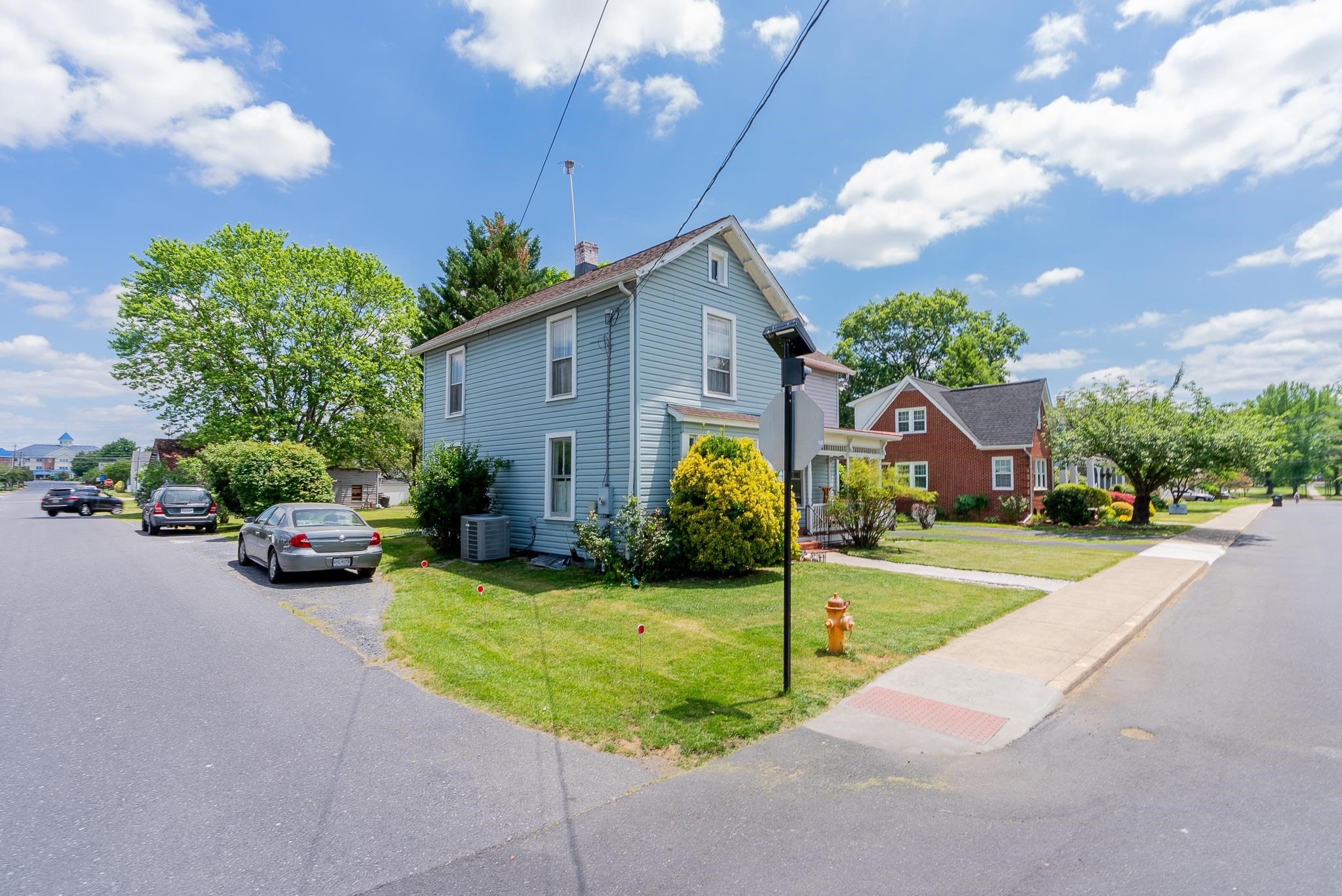 300 BROAD ST, BRIDGEWATER, Virginia 22812, 3 Bedrooms Bedrooms, ,1 BathroomBathrooms,Residential,300 BROAD ST,678121 MLS # 678121 300 BROAD ST, BRIDGEWATER, Virginia 22812, 3 Bedrooms Bedrooms, ,1 BathroomBathrooms,Residential,300 BROAD ST,678121 MLS # 678121
