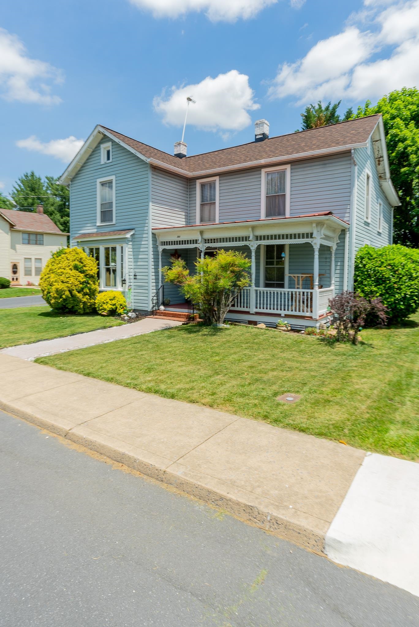 300 BROAD ST, BRIDGEWATER, Virginia 22812, 3 Bedrooms Bedrooms, ,1 BathroomBathrooms,Residential,300 BROAD ST,678121 MLS # 678121 300 BROAD ST, BRIDGEWATER, Virginia 22812, 3 Bedrooms Bedrooms, ,1 BathroomBathrooms,Residential,300 BROAD ST,678121 MLS # 678121