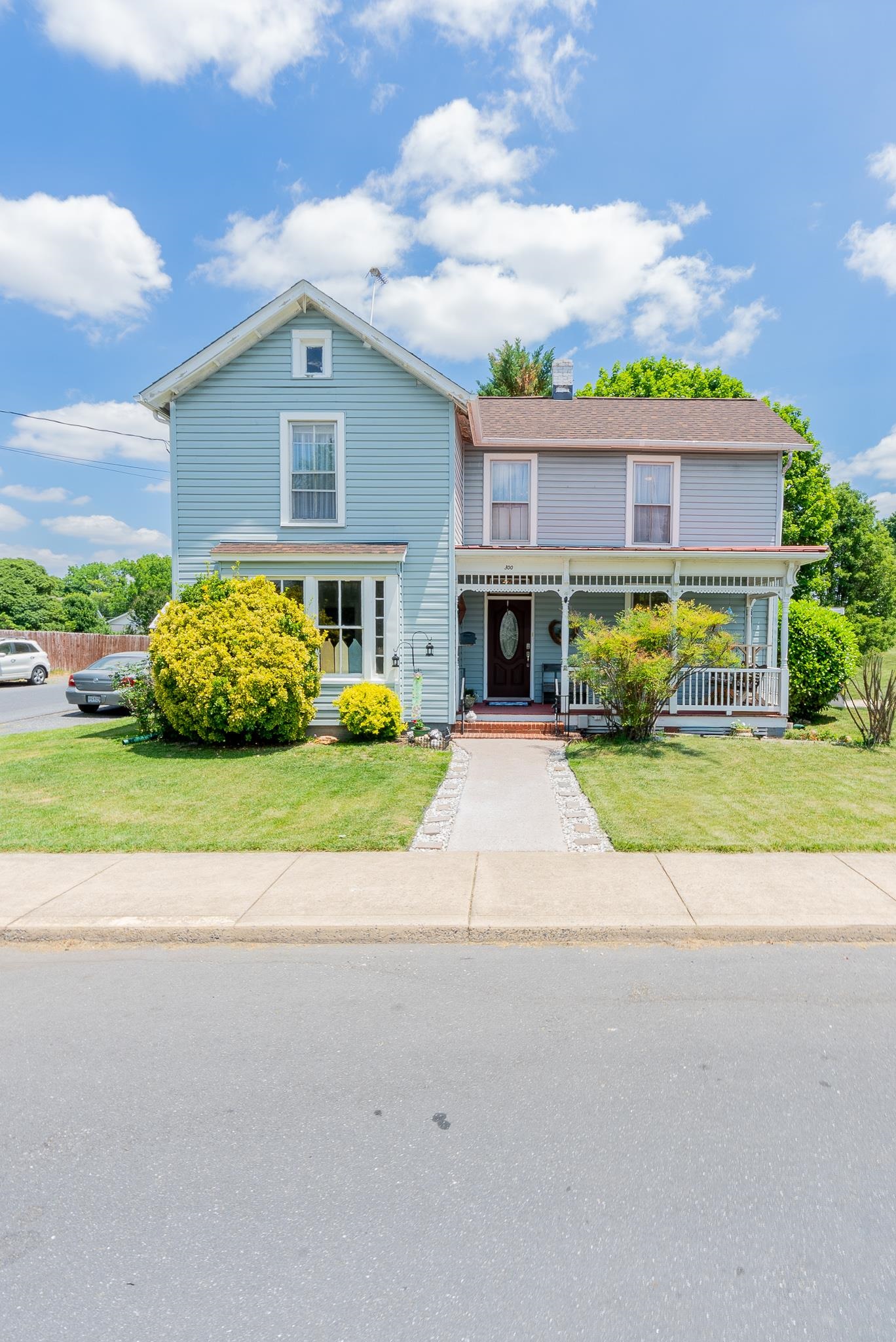 300 BROAD ST, BRIDGEWATER, Virginia 22812, 3 Bedrooms Bedrooms, ,1 BathroomBathrooms,Residential,300 BROAD ST,678121 MLS # 678121 300 BROAD ST, BRIDGEWATER, Virginia 22812, 3 Bedrooms Bedrooms, ,1 BathroomBathrooms,Residential,300 BROAD ST,678121 MLS # 678121