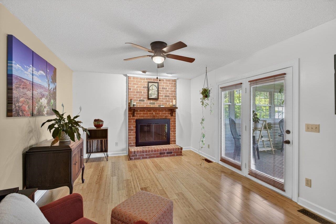 3235 PIN OAK DR, ROCKINGHAM, Virginia 22801, 3 Bedrooms Bedrooms, ,2 BathroomsBathrooms,Residential,3235 PIN OAK DR,678175 MLS # 678175 3235 PIN OAK DR, ROCKINGHAM, Virginia 22801, 3 Bedrooms Bedrooms, ,2 BathroomsBathrooms,Residential,3235 PIN OAK DR,678175 MLS # 678175