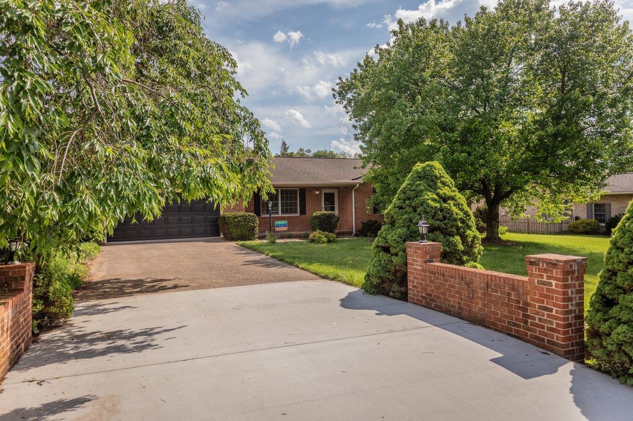 3235 PIN OAK DR, ROCKINGHAM, Virginia 22801, 3 Bedrooms Bedrooms, ,2 BathroomsBathrooms,Residential,3235 PIN OAK DR,678175 MLS # 678175 3235 PIN OAK DR, ROCKINGHAM, Virginia 22801, 3 Bedrooms Bedrooms, ,2 BathroomsBathrooms,Residential,3235 PIN OAK DR,678175 MLS # 678175