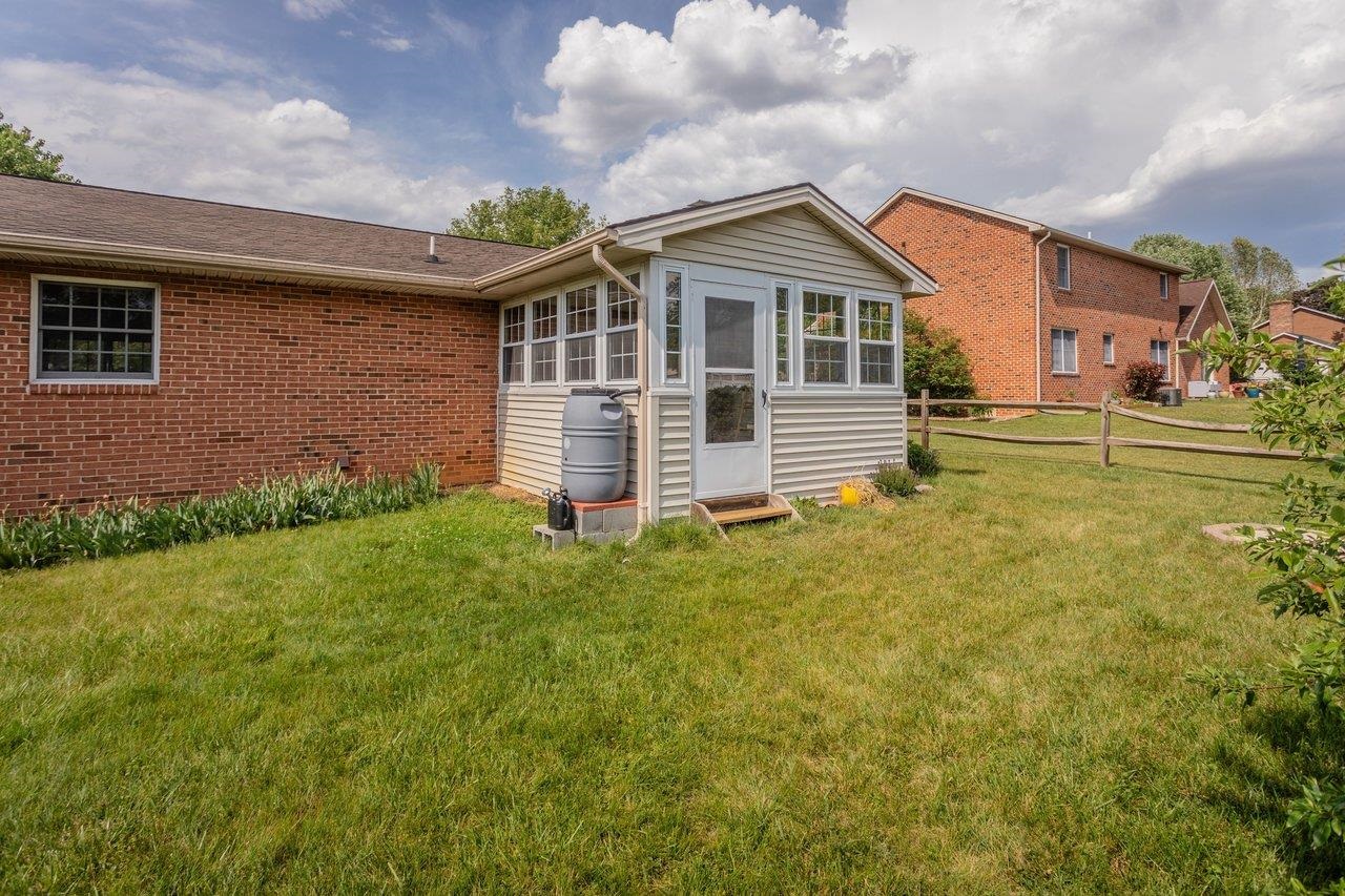 3235 PIN OAK DR, ROCKINGHAM, Virginia 22801, 3 Bedrooms Bedrooms, ,2 BathroomsBathrooms,Residential,3235 PIN OAK DR,678175 MLS # 678175 3235 PIN OAK DR, ROCKINGHAM, Virginia 22801, 3 Bedrooms Bedrooms, ,2 BathroomsBathrooms,Residential,3235 PIN OAK DR,678175 MLS # 678175