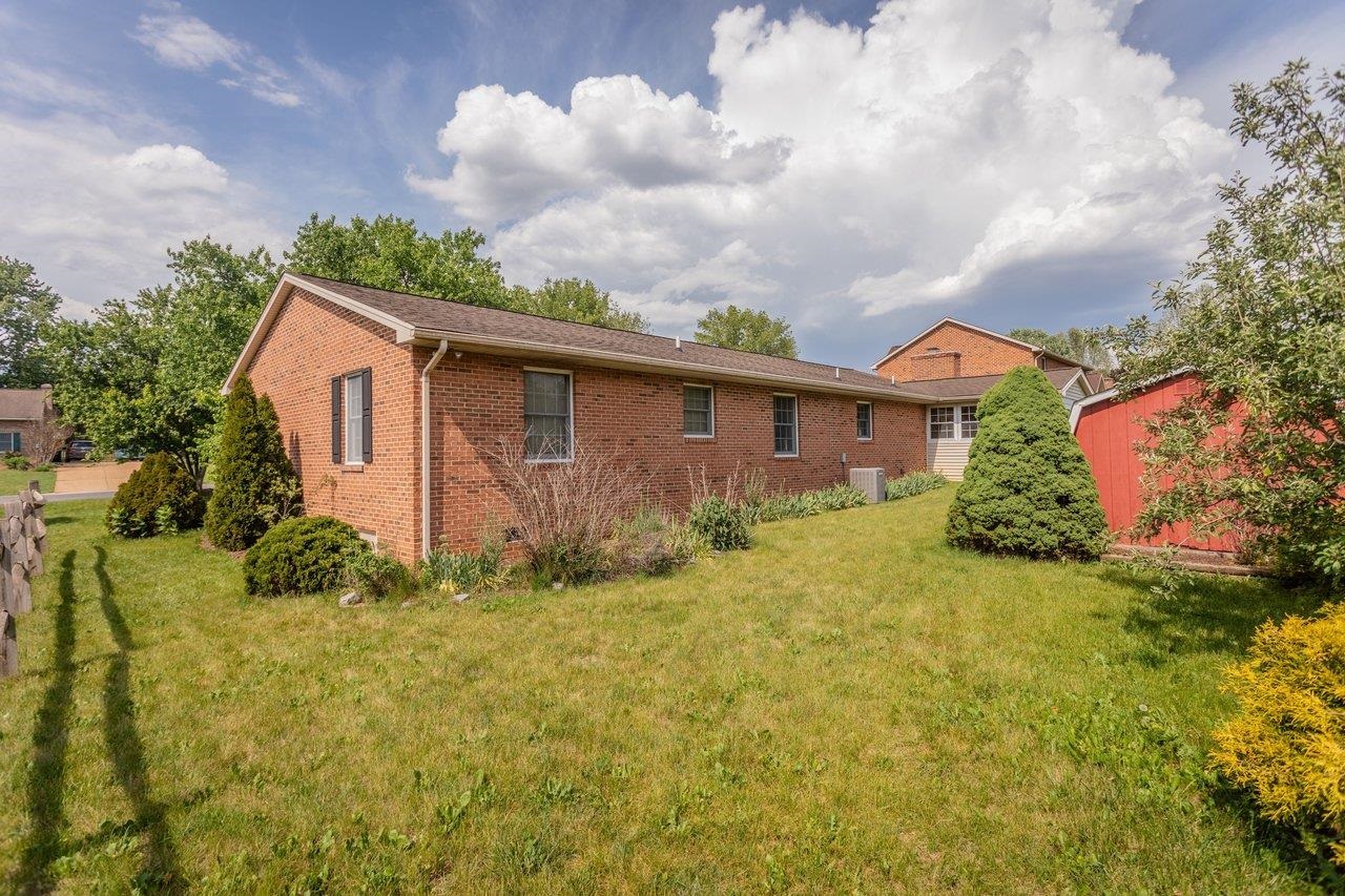 3235 PIN OAK DR, ROCKINGHAM, Virginia 22801, 3 Bedrooms Bedrooms, ,2 BathroomsBathrooms,Residential,3235 PIN OAK DR,678175 MLS # 678175 3235 PIN OAK DR, ROCKINGHAM, Virginia 22801, 3 Bedrooms Bedrooms, ,2 BathroomsBathrooms,Residential,3235 PIN OAK DR,678175 MLS # 678175