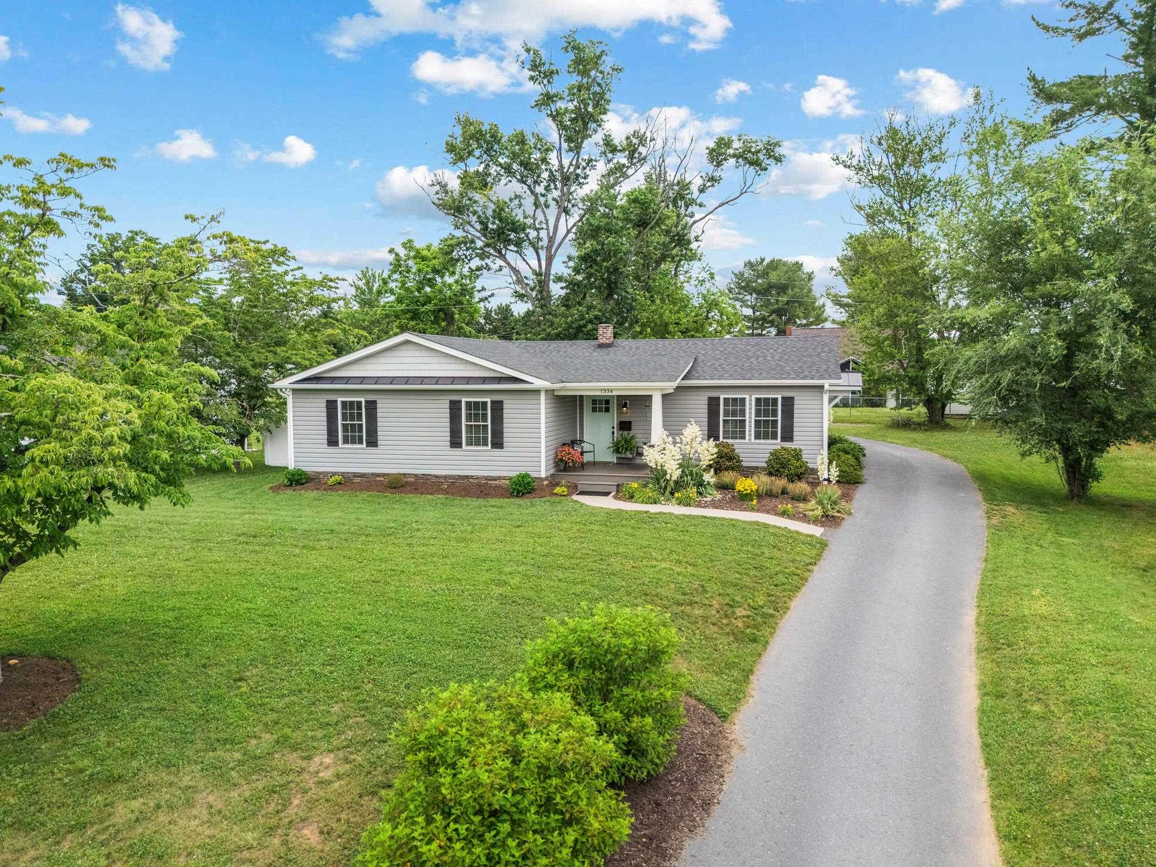 1334 KEESLING AVE, WAYNESBORO, Virginia 22980, 3 Bedrooms Bedrooms, ,2 BathroomsBathrooms,Residential,1334 Keesling Ave.,1334 KEESLING AVE,678305 MLS # 678305