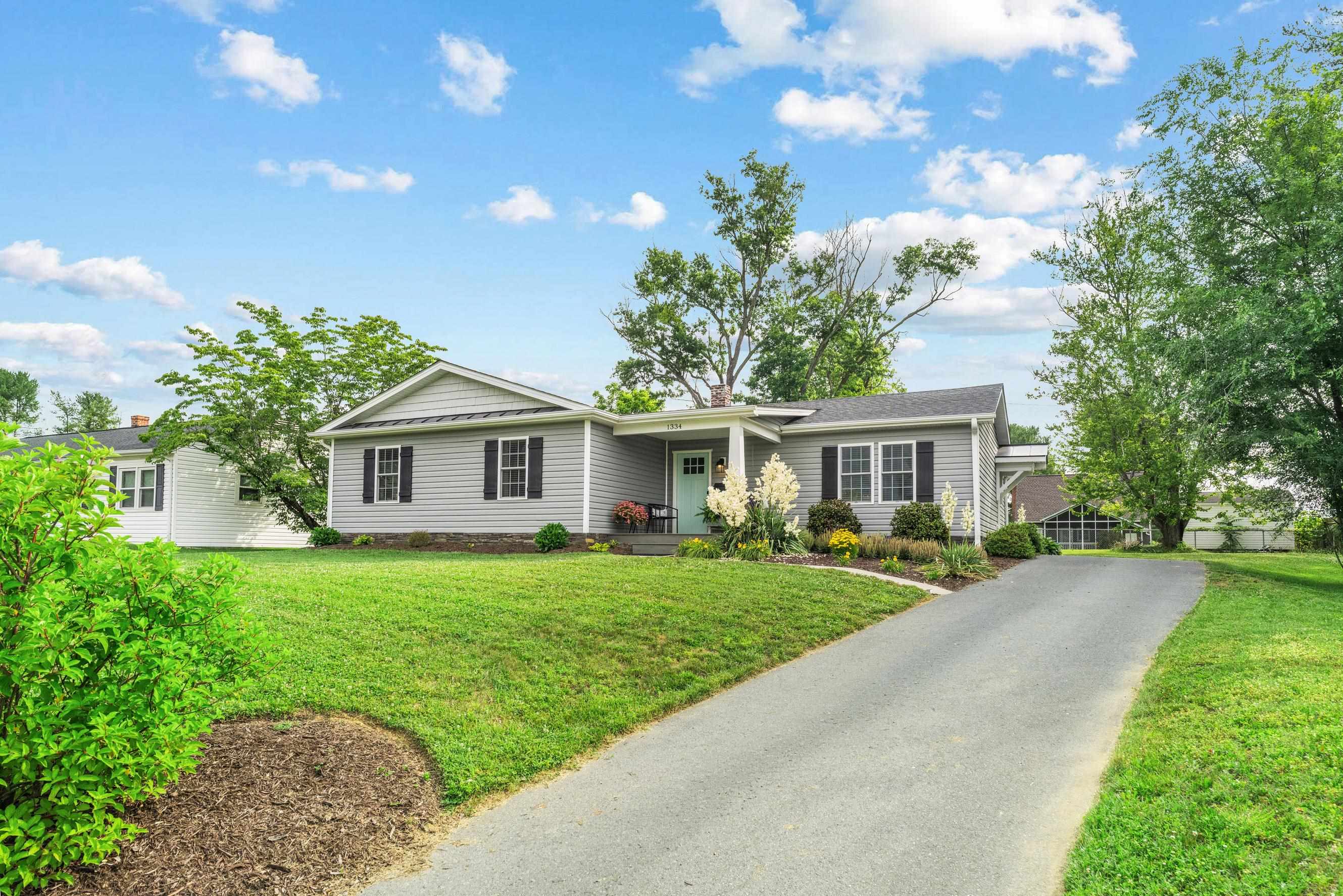 1334 KEESLING AVE, WAYNESBORO, Virginia 22980, 3 Bedrooms Bedrooms, ,2 BathroomsBathrooms,Residential,1334 Keesling Ave.,1334 KEESLING AVE,678305 MLS # 678305