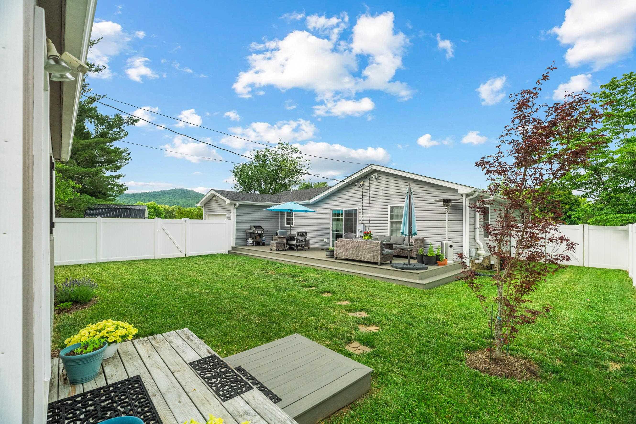 1334 KEESLING AVE, WAYNESBORO, Virginia 22980, 3 Bedrooms Bedrooms, ,2 BathroomsBathrooms,Residential,1334 Keesling Ave.,1334 KEESLING AVE,678305 MLS # 678305