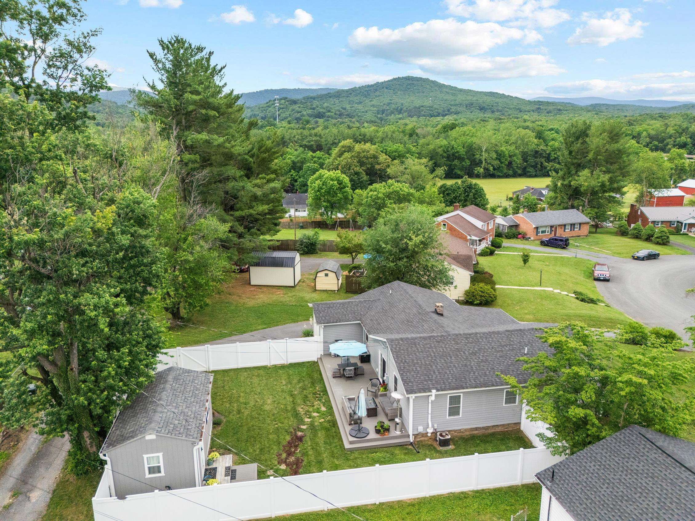 1334 KEESLING AVE, WAYNESBORO, Virginia 22980, 3 Bedrooms Bedrooms, ,2 BathroomsBathrooms,Residential,1334 Keesling Ave.,1334 KEESLING AVE,678305 MLS # 678305