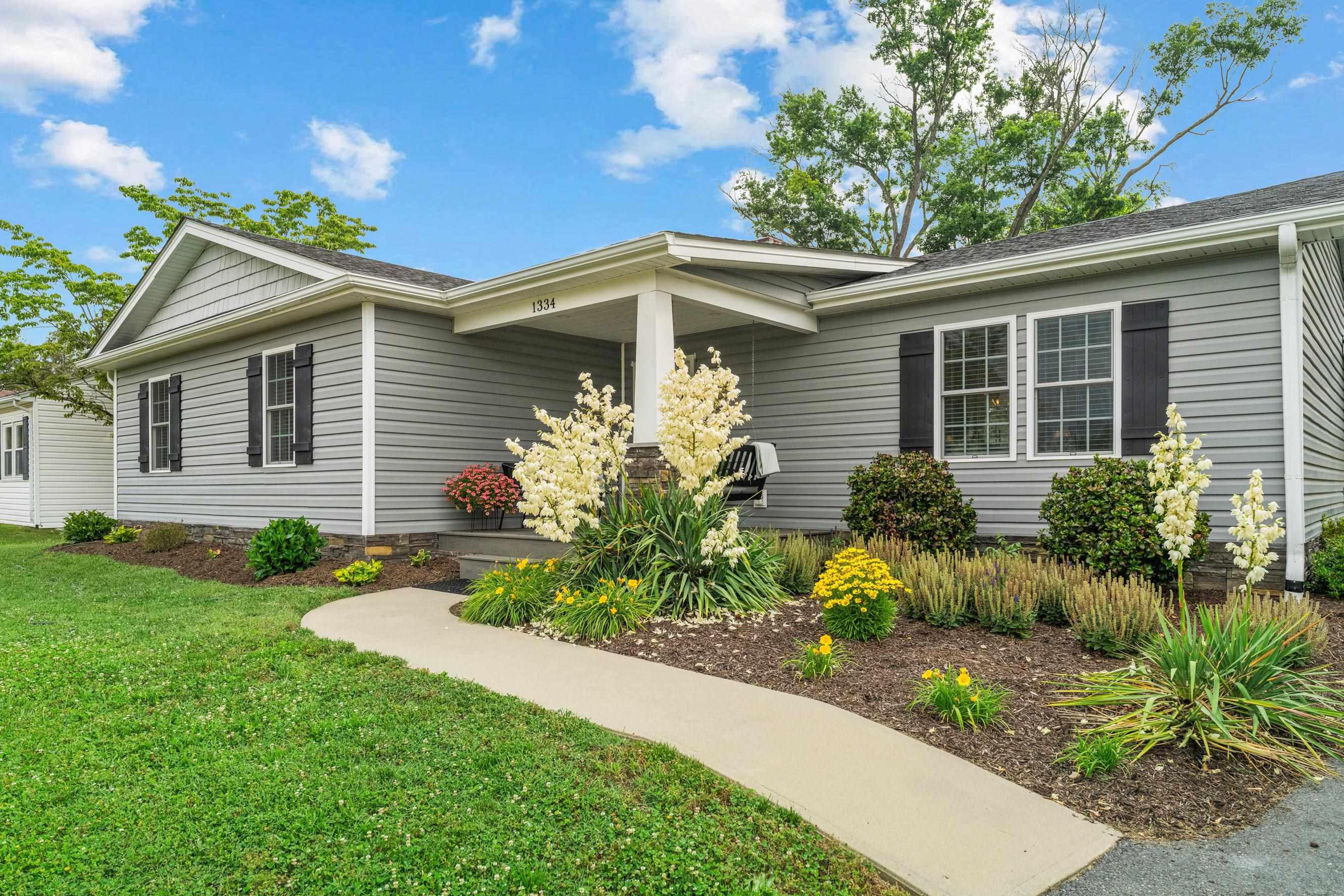 1334 KEESLING AVE, WAYNESBORO, Virginia 22980, 3 Bedrooms Bedrooms, ,2 BathroomsBathrooms,Residential,1334 Keesling Ave.,1334 KEESLING AVE,678305 MLS # 678305