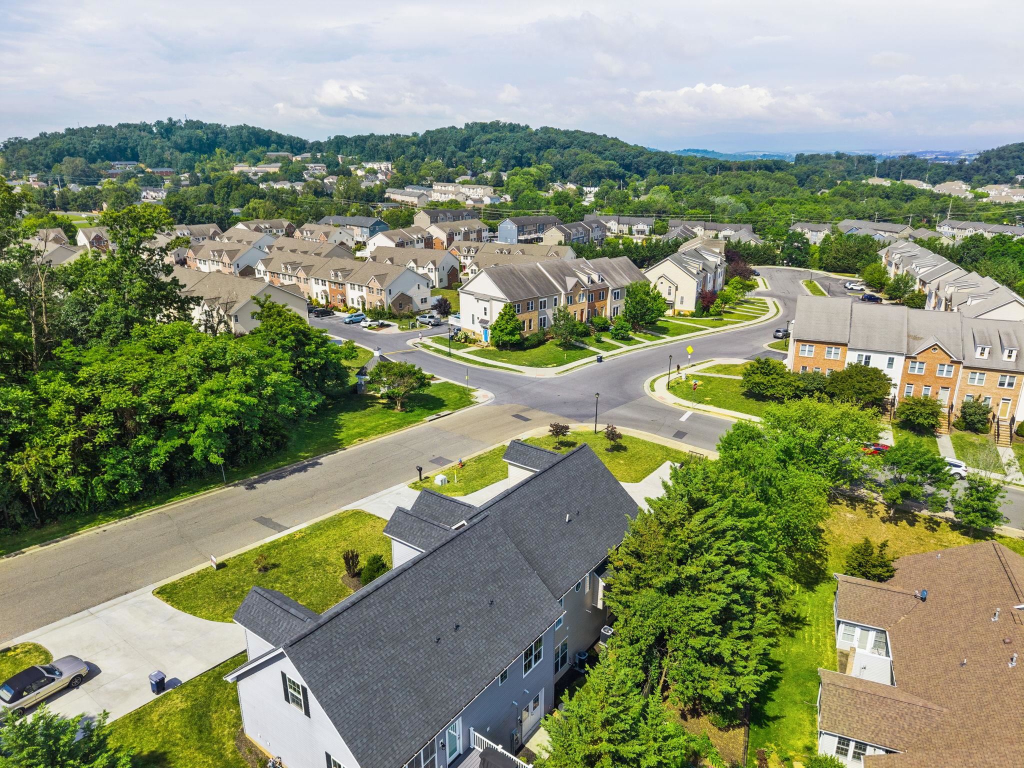 327 BLUE STONE HILLS DR, HARRISONBURG, Virginia 22801, 4 Bedrooms Bedrooms, ,4 BathroomsBathrooms,Residential,327 BLUE STONE HILLS DR,678316 MLS # 678316