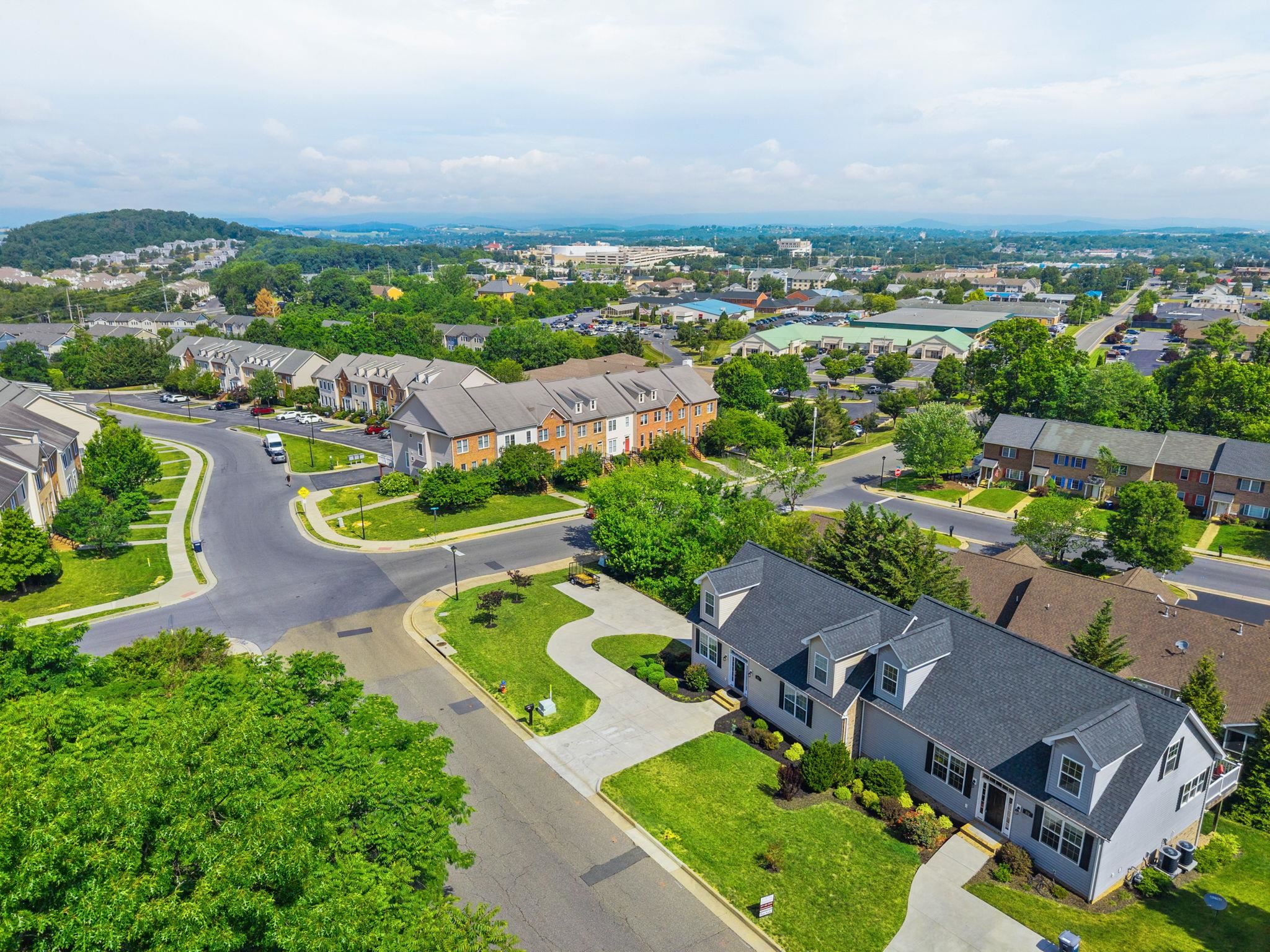 327 BLUE STONE HILLS DR, HARRISONBURG, Virginia 22801, 4 Bedrooms Bedrooms, ,4 BathroomsBathrooms,Residential,327 BLUE STONE HILLS DR,678316 MLS # 678316