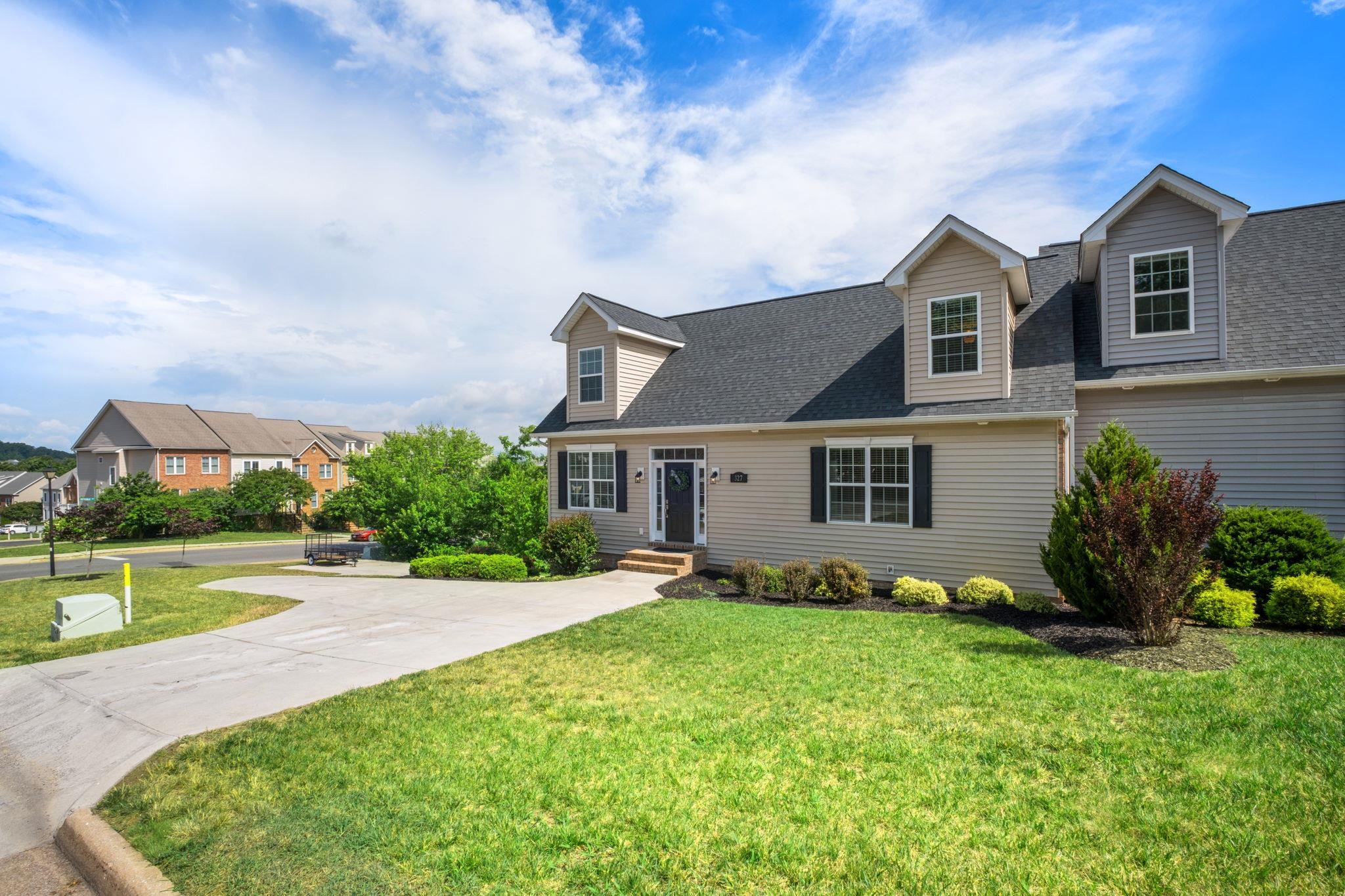 327 BLUE STONE HILLS DR, HARRISONBURG, Virginia 22801, 4 Bedrooms Bedrooms, ,4 BathroomsBathrooms,Residential,327 BLUE STONE HILLS DR,678316 MLS # 678316