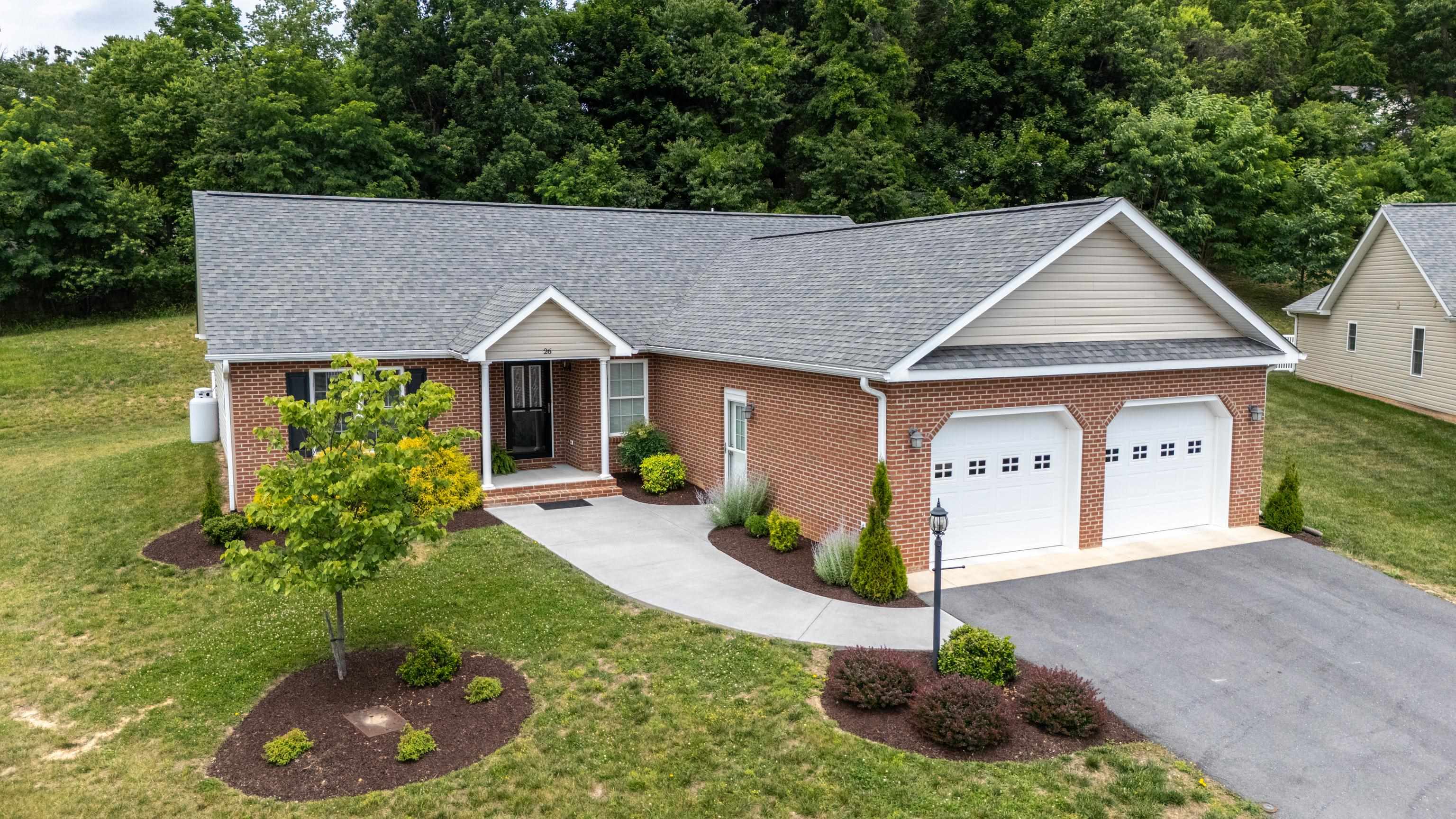 26 OAK VIEW DR, STAUNTON, Virginia 24401, 3 Bedrooms Bedrooms, ,2 BathroomsBathrooms,Residential,26 OAK VIEW DR,678318 MLS # 678318