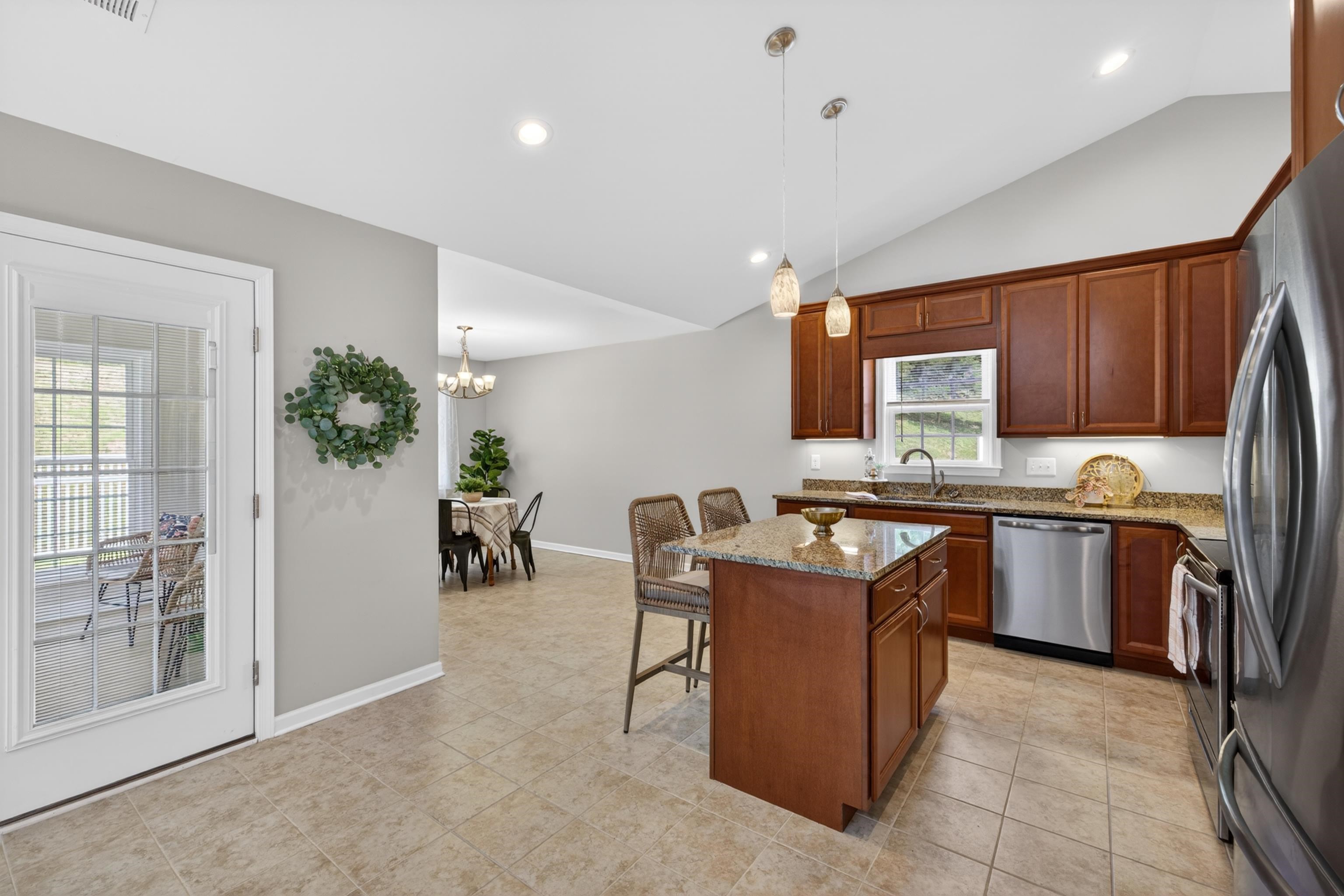 26 OAK VIEW DR, STAUNTON, Virginia 24401, 3 Bedrooms Bedrooms, ,2 BathroomsBathrooms,Residential,26 OAK VIEW DR,678318 MLS # 678318