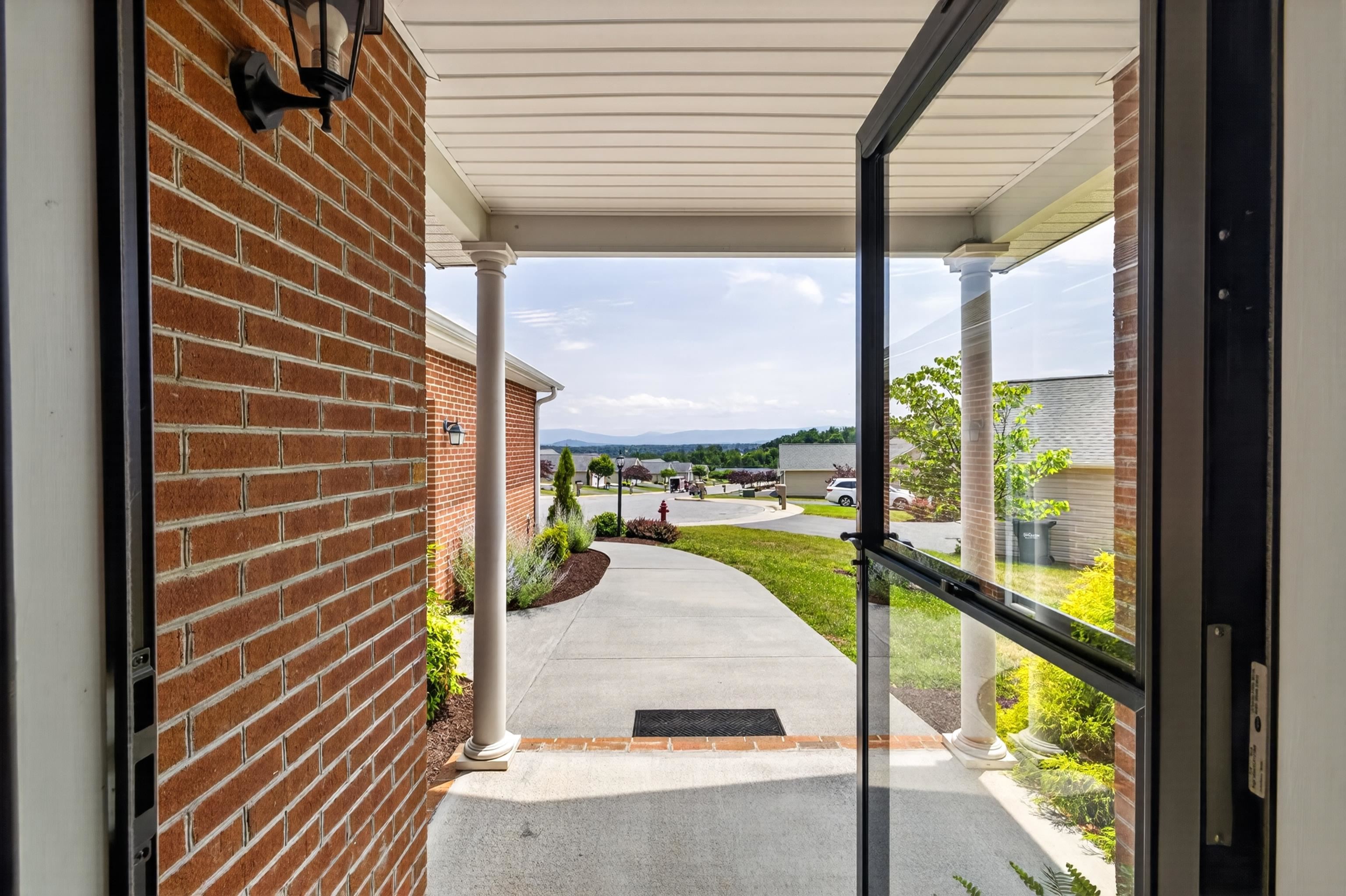 26 OAK VIEW DR, STAUNTON, Virginia 24401, 3 Bedrooms Bedrooms, ,2 BathroomsBathrooms,Residential,26 OAK VIEW DR,678318 MLS # 678318