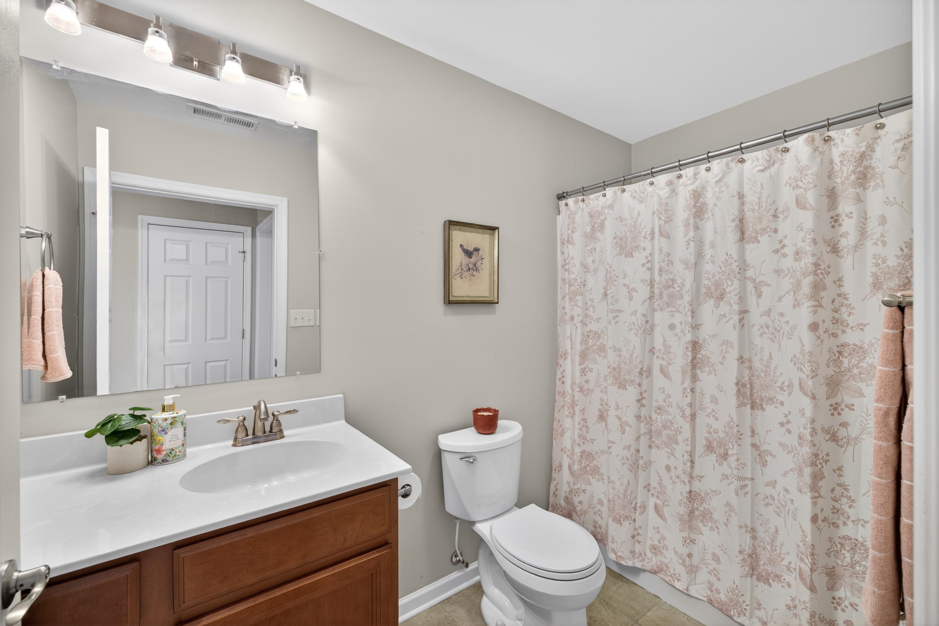 26 OAK VIEW DR, STAUNTON, Virginia 24401, 3 Bedrooms Bedrooms, ,2 BathroomsBathrooms,Residential,26 OAK VIEW DR,678318 MLS # 678318