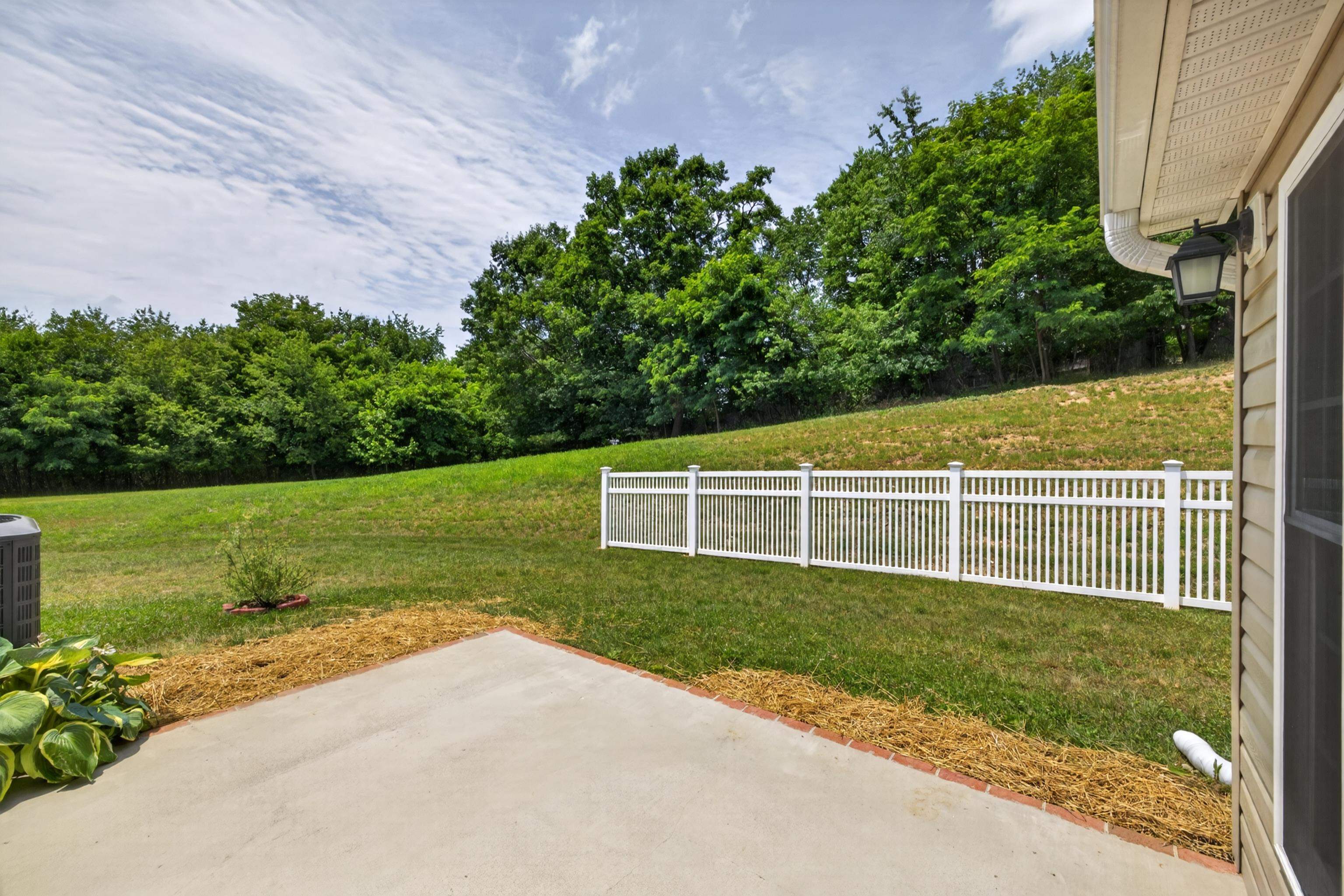 26 OAK VIEW DR, STAUNTON, Virginia 24401, 3 Bedrooms Bedrooms, ,2 BathroomsBathrooms,Residential,26 OAK VIEW DR,678318 MLS # 678318
