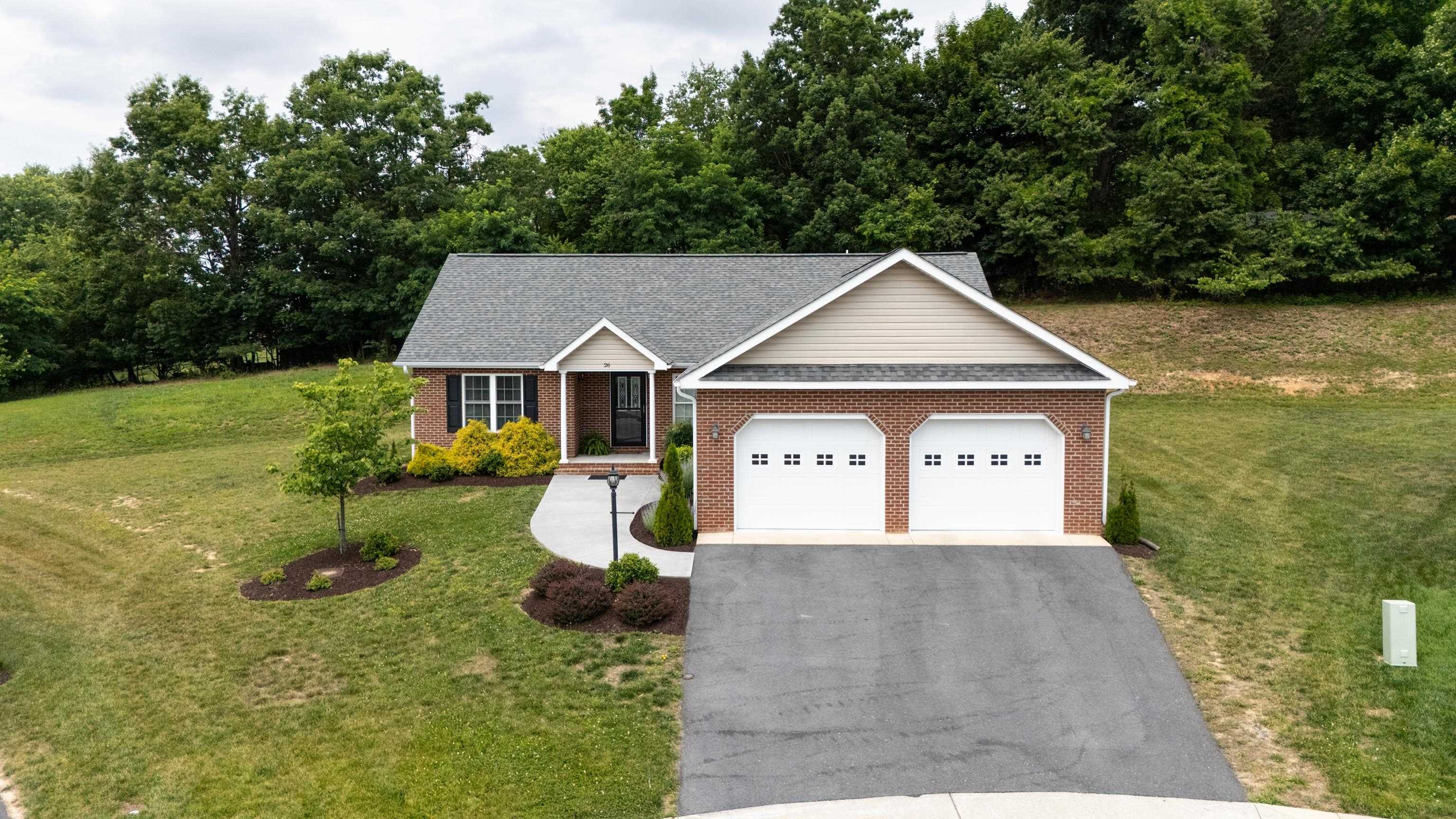 26 OAK VIEW DR, STAUNTON, Virginia 24401, 3 Bedrooms Bedrooms, ,2 BathroomsBathrooms,Residential,26 OAK VIEW DR,678318 MLS # 678318