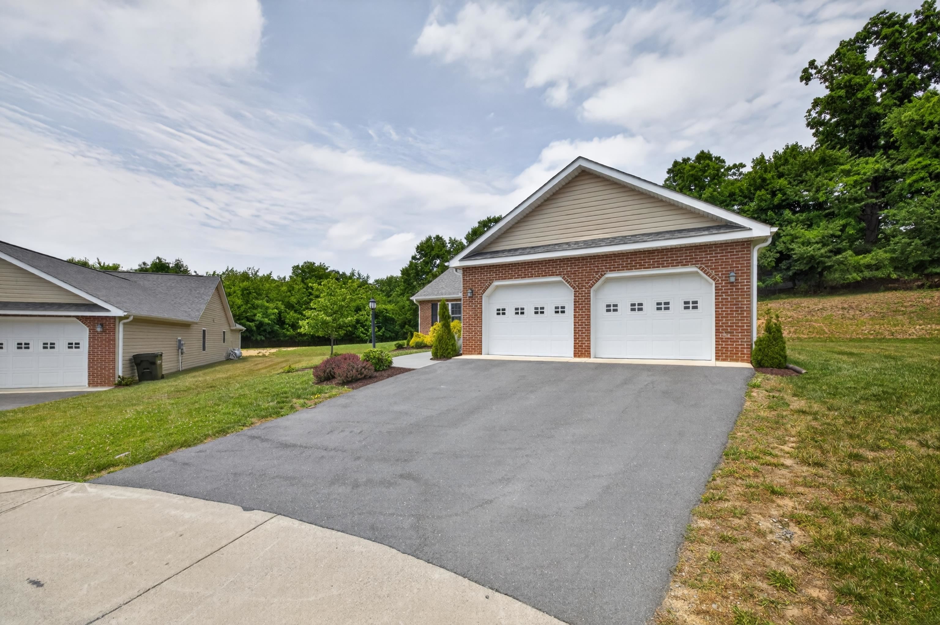 26 OAK VIEW DR, STAUNTON, Virginia 24401, 3 Bedrooms Bedrooms, ,2 BathroomsBathrooms,Residential,26 OAK VIEW DR,678318 MLS # 678318