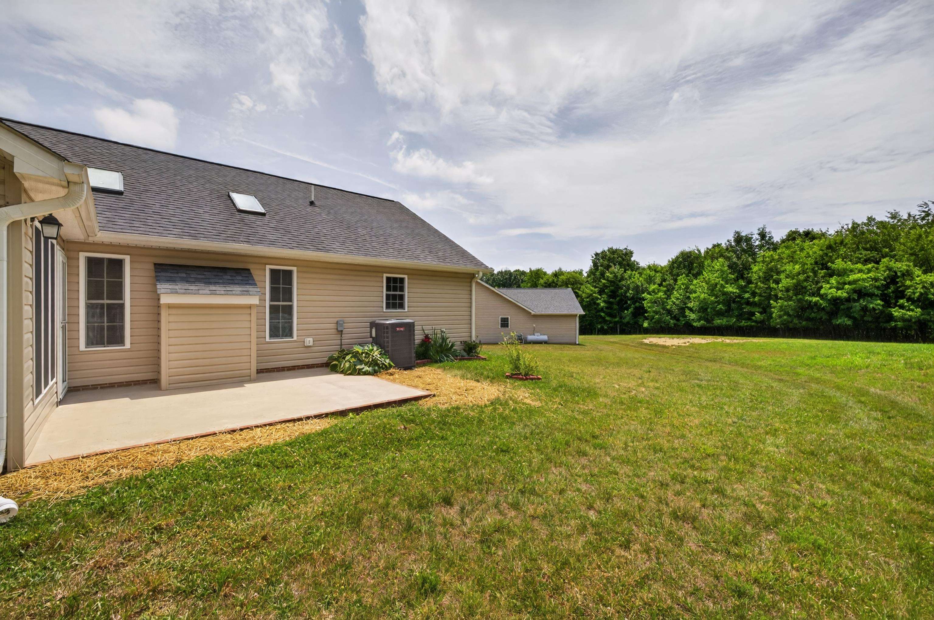 26 OAK VIEW DR, STAUNTON, Virginia 24401, 3 Bedrooms Bedrooms, ,2 BathroomsBathrooms,Residential,26 OAK VIEW DR,678318 MLS # 678318