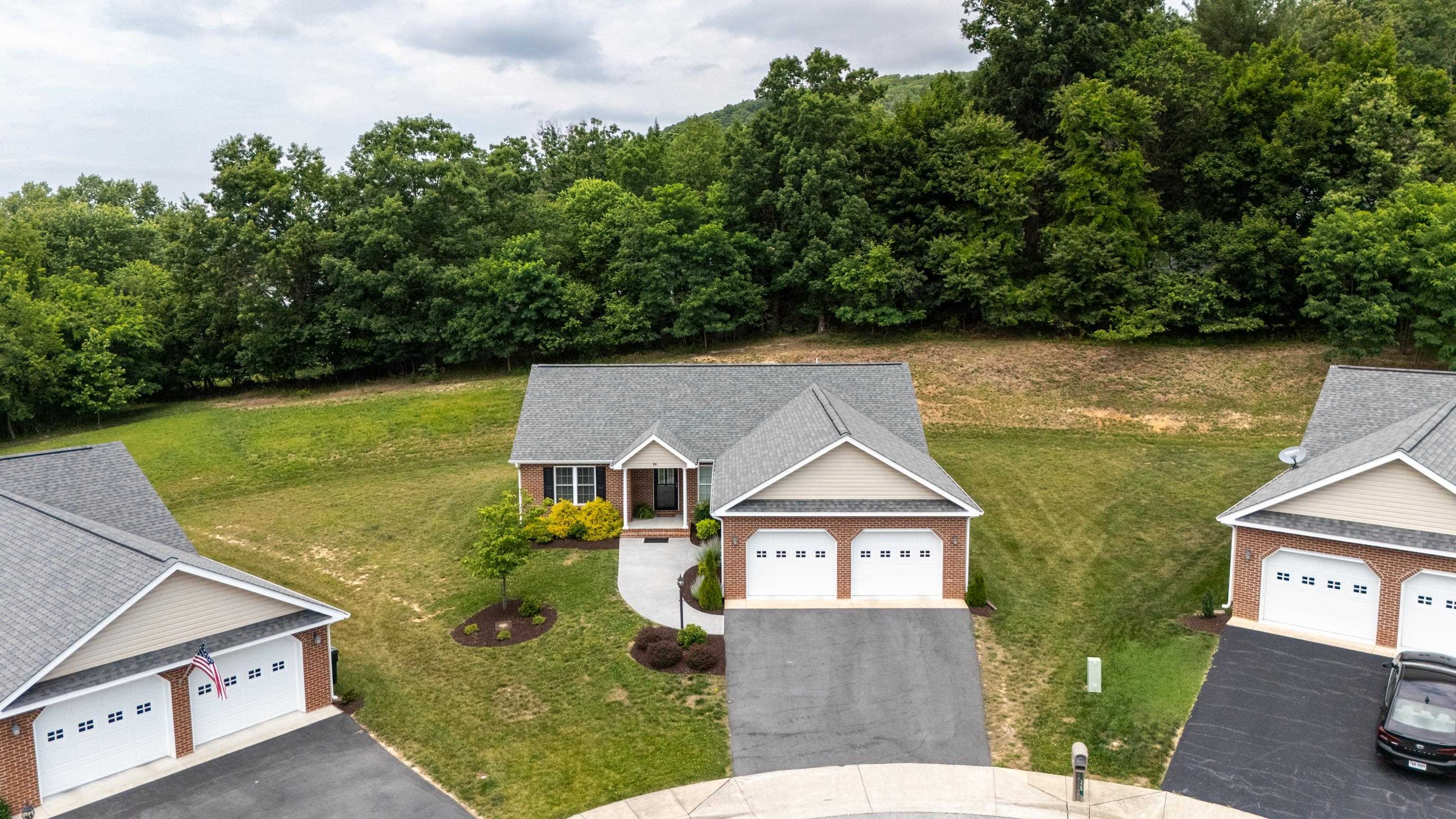 26 OAK VIEW DR, STAUNTON, Virginia 24401, 3 Bedrooms Bedrooms, ,2 BathroomsBathrooms,Residential,26 OAK VIEW DR,678318 MLS # 678318