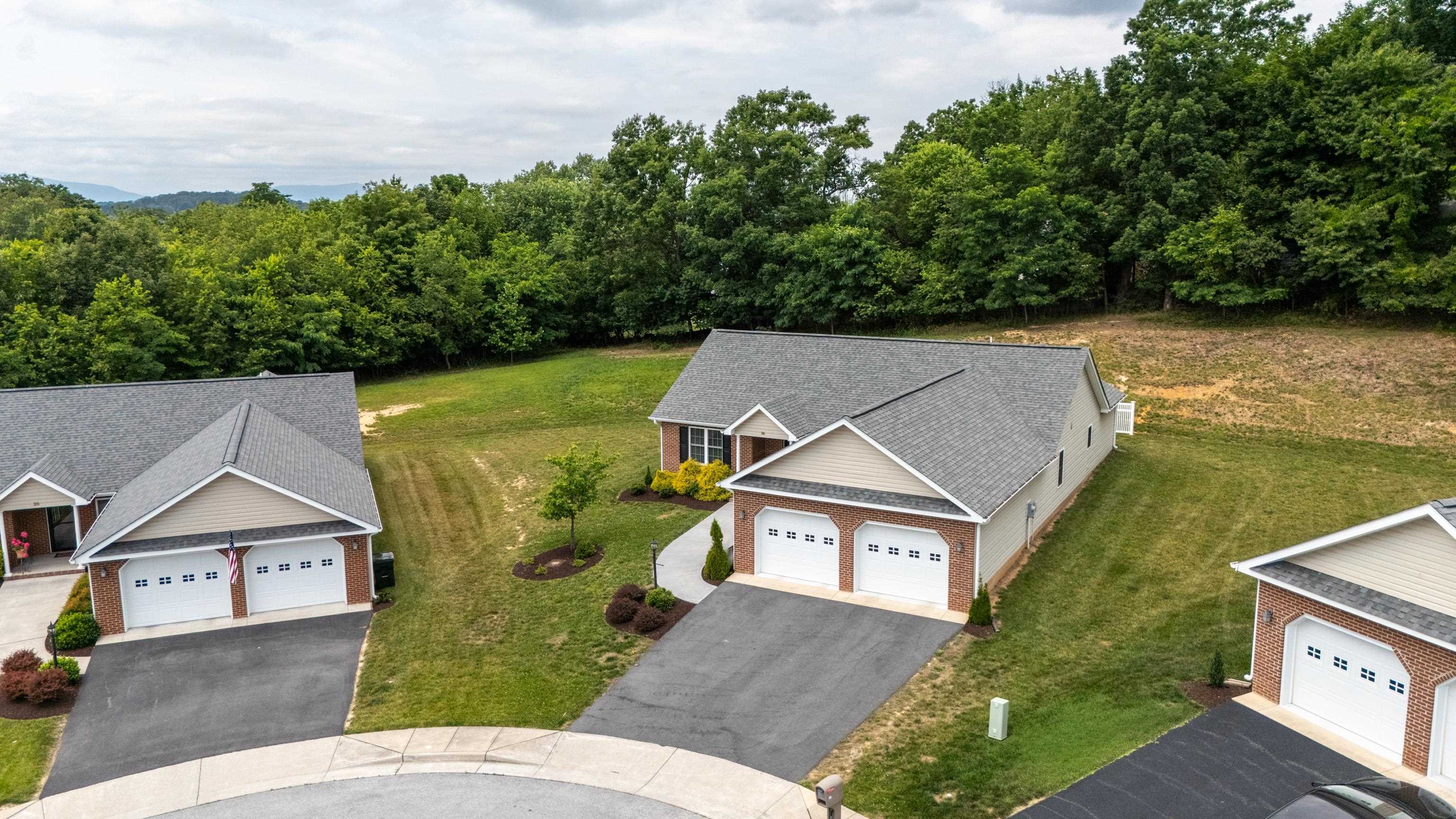 26 OAK VIEW DR, STAUNTON, Virginia 24401, 3 Bedrooms Bedrooms, ,2 BathroomsBathrooms,Residential,26 OAK VIEW DR,678318 MLS # 678318