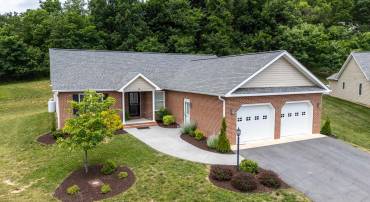 26 OAK VIEW DR, STAUNTON, Virginia 24401, 3 Bedrooms Bedrooms, ,2 BathroomsBathrooms,Residential,26 OAK VIEW DR,678318 MLS # 678318
