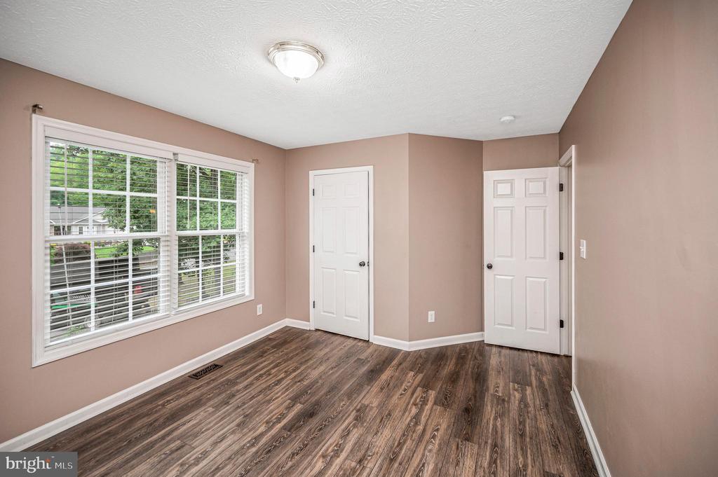305 BIRDIE RD, LOCUST GROVE, Virginia 22508, 4 Bedrooms Bedrooms, ,3 BathroomsBathrooms,Residential,305 BIRDIE RD,VAOR2013924 MLS # VAOR2013924 305 BIRDIE RD, LOCUST GROVE, Virginia 22508, 4 Bedrooms Bedrooms, ,3 BathroomsBathrooms,Residential,305 BIRDIE RD,VAOR2013924 MLS # VAOR2013924
