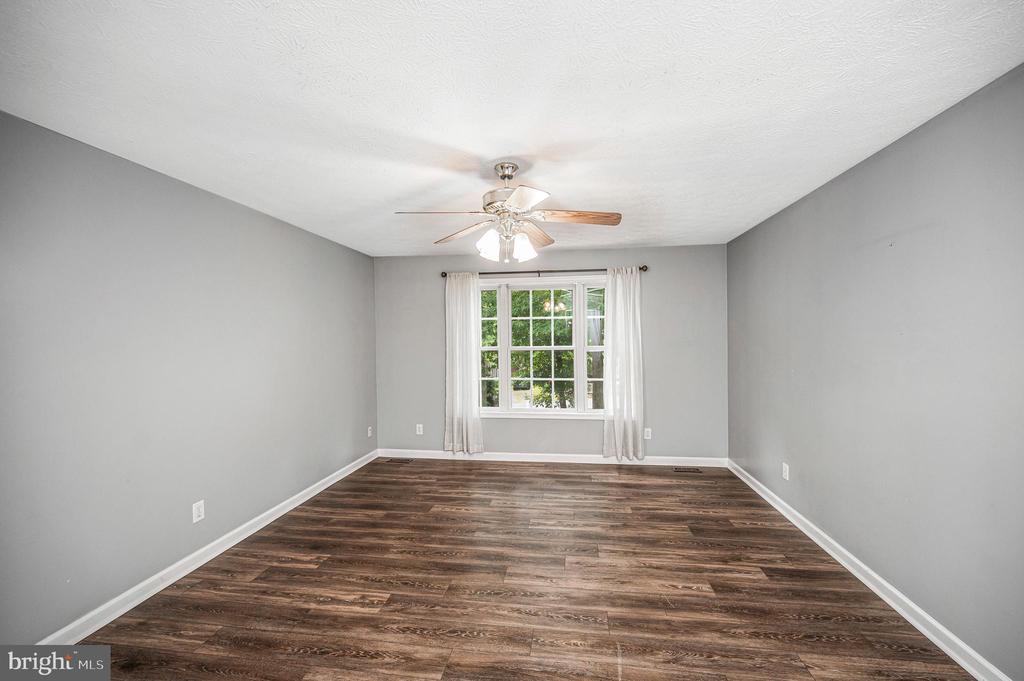 305 BIRDIE RD, LOCUST GROVE, Virginia 22508, 4 Bedrooms Bedrooms, ,3 BathroomsBathrooms,Residential,305 BIRDIE RD,VAOR2013924 MLS # VAOR2013924 305 BIRDIE RD, LOCUST GROVE, Virginia 22508, 4 Bedrooms Bedrooms, ,3 BathroomsBathrooms,Residential,305 BIRDIE RD,VAOR2013924 MLS # VAOR2013924