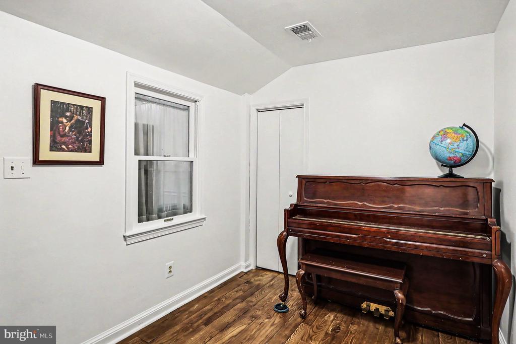 3085 INDIAN RUN RD, AMISSVILLE, Virginia 20106, 3 Bedrooms Bedrooms, ,2 BathroomsBathrooms,Residential,3085 INDIAN RUN RD,VACU2013662 MLS # VACU2013662 3085 INDIAN RUN RD, AMISSVILLE, Virginia 20106, 3 Bedrooms Bedrooms, ,2 BathroomsBathrooms,Residential,3085 INDIAN RUN RD,VACU2013662 MLS # VACU2013662