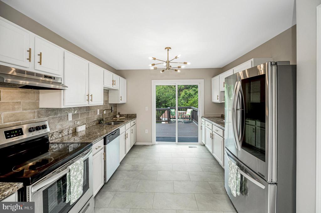 5706 E POINT CIR, SPOTSYLVANIA, Virginia 22551, 4 Bedrooms Bedrooms, ,2 BathroomsBathrooms,Residential,5706 E POINT CIR,VASP2042162 MLS # VASP2042162 5706 E POINT CIR, SPOTSYLVANIA, Virginia 22551, 4 Bedrooms Bedrooms, ,2 BathroomsBathrooms,Residential,5706 E POINT CIR,VASP2042162 MLS # VASP2042162