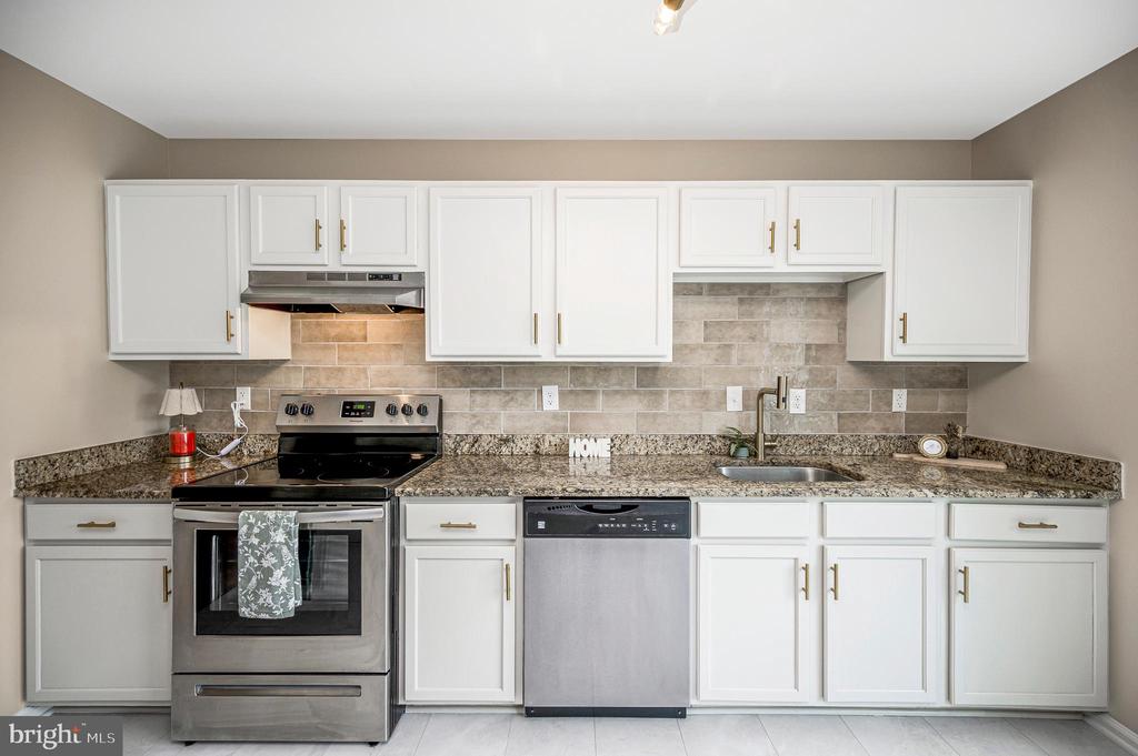 5706 E POINT CIR, SPOTSYLVANIA, Virginia 22551, 4 Bedrooms Bedrooms, ,2 BathroomsBathrooms,Residential,5706 E POINT CIR,VASP2042162 MLS # VASP2042162 5706 E POINT CIR, SPOTSYLVANIA, Virginia 22551, 4 Bedrooms Bedrooms, ,2 BathroomsBathrooms,Residential,5706 E POINT CIR,VASP2042162 MLS # VASP2042162