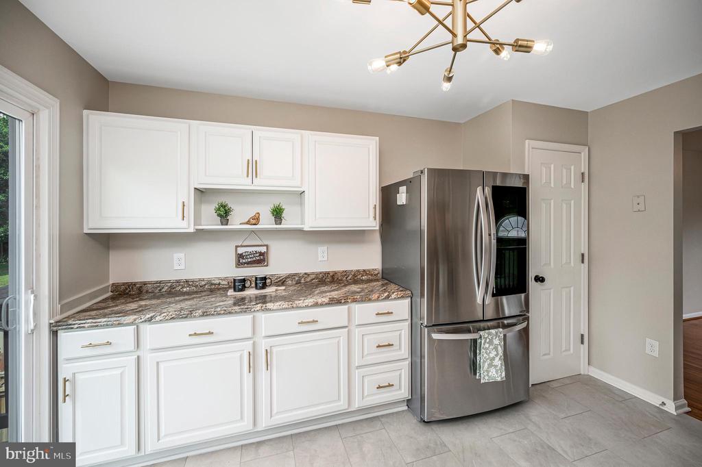 5706 E POINT CIR, SPOTSYLVANIA, Virginia 22551, 4 Bedrooms Bedrooms, ,2 BathroomsBathrooms,Residential,5706 E POINT CIR,VASP2042162 MLS # VASP2042162 5706 E POINT CIR, SPOTSYLVANIA, Virginia 22551, 4 Bedrooms Bedrooms, ,2 BathroomsBathrooms,Residential,5706 E POINT CIR,VASP2042162 MLS # VASP2042162