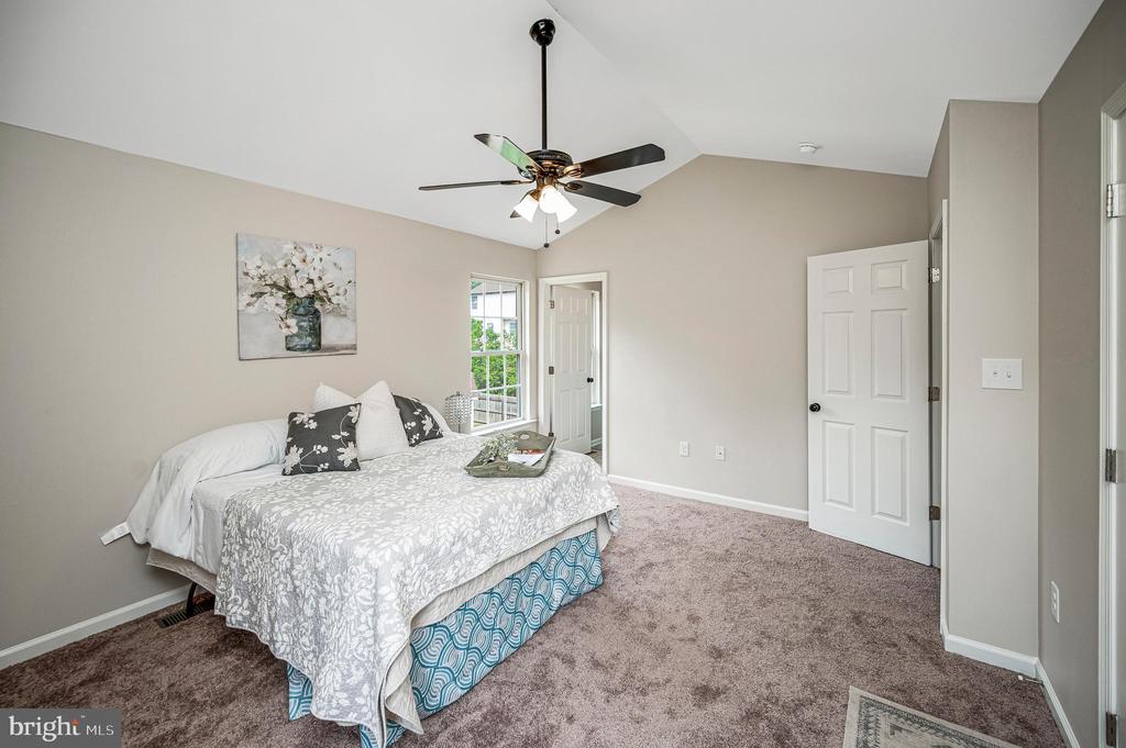 5706 E POINT CIR, SPOTSYLVANIA, Virginia 22551, 4 Bedrooms Bedrooms, ,2 BathroomsBathrooms,Residential,5706 E POINT CIR,VASP2042162 MLS # VASP2042162 5706 E POINT CIR, SPOTSYLVANIA, Virginia 22551, 4 Bedrooms Bedrooms, ,2 BathroomsBathrooms,Residential,5706 E POINT CIR,VASP2042162 MLS # VASP2042162