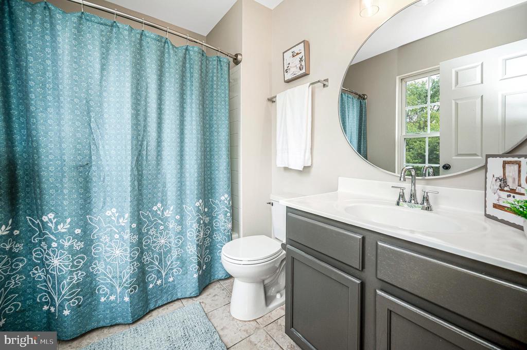 5706 E POINT CIR, SPOTSYLVANIA, Virginia 22551, 4 Bedrooms Bedrooms, ,2 BathroomsBathrooms,Residential,5706 E POINT CIR,VASP2042162 MLS # VASP2042162 5706 E POINT CIR, SPOTSYLVANIA, Virginia 22551, 4 Bedrooms Bedrooms, ,2 BathroomsBathrooms,Residential,5706 E POINT CIR,VASP2042162 MLS # VASP2042162