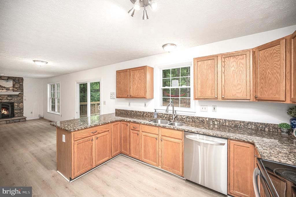 7301 SUNSET RIDGE CT, FREDERICKSBURG, Virginia 22407, 3 Bedrooms Bedrooms, ,2 BathroomsBathrooms,Residential,7301 SUNSET RIDGE CT,VASP2042636 MLS # VASP2042636