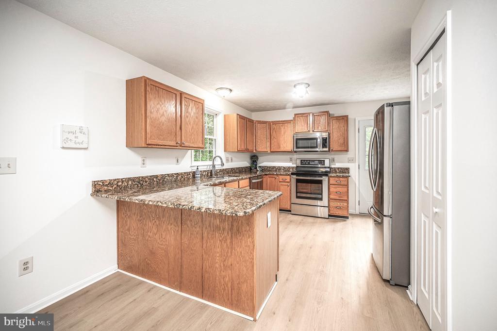 7301 SUNSET RIDGE CT, FREDERICKSBURG, Virginia 22407, 3 Bedrooms Bedrooms, ,2 BathroomsBathrooms,Residential,7301 SUNSET RIDGE CT,VASP2042636 MLS # VASP2042636