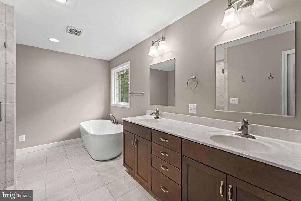 9711 CLARKES RD, BEALETON, Virginia 22712, 4 Bedrooms Bedrooms, ,4 BathroomsBathrooms,Residential,9711 CLARKES RD,VAFQ2022418 MLS # VAFQ2022418 9711 CLARKES RD, BEALETON, Virginia 22712, 4 Bedrooms Bedrooms, ,4 BathroomsBathrooms,Residential,9711 CLARKES RD,VAFQ2022418 MLS # VAFQ2022418