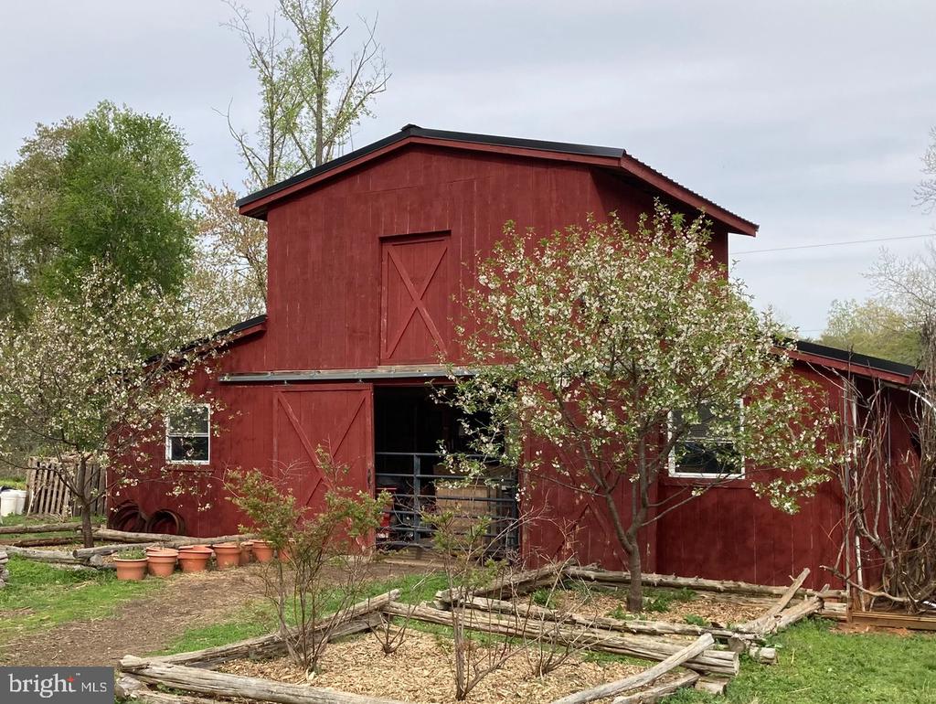 3085 INDIAN RUN RD, AMISSVILLE, Virginia 20106, 3 Bedrooms Bedrooms, ,2 BathroomsBathrooms,Residential,3085 INDIAN RUN RD,VACU2013984 MLS # VACU2013984 3085 INDIAN RUN RD, AMISSVILLE, Virginia 20106, 3 Bedrooms Bedrooms, ,2 BathroomsBathrooms,Residential,3085 INDIAN RUN RD,VACU2013984 MLS # VACU2013984