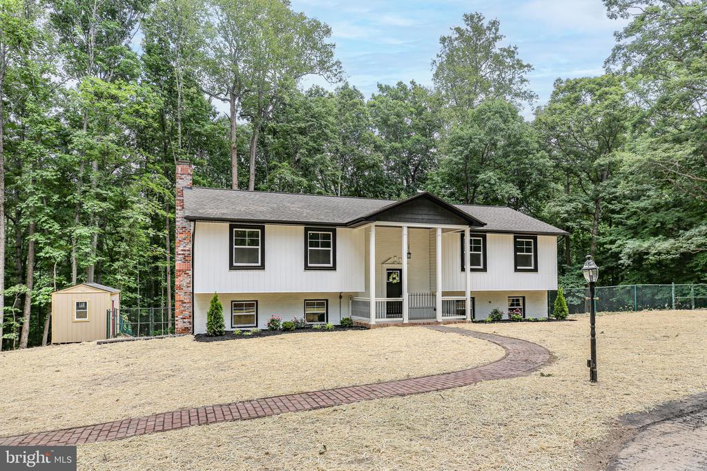 211 HARDWOOD LN, FREDERICKSBURG, Virginia 22408, 4 Bedrooms Bedrooms, ,3 BathroomsBathrooms,Residential,211 HARDWOOD LN,VASP2042850 MLS # VASP2042850 211 HARDWOOD LN, FREDERICKSBURG, Virginia 22408, 4 Bedrooms Bedrooms, ,3 BathroomsBathrooms,Residential,211 HARDWOOD LN,VASP2042850 MLS # VASP2042850