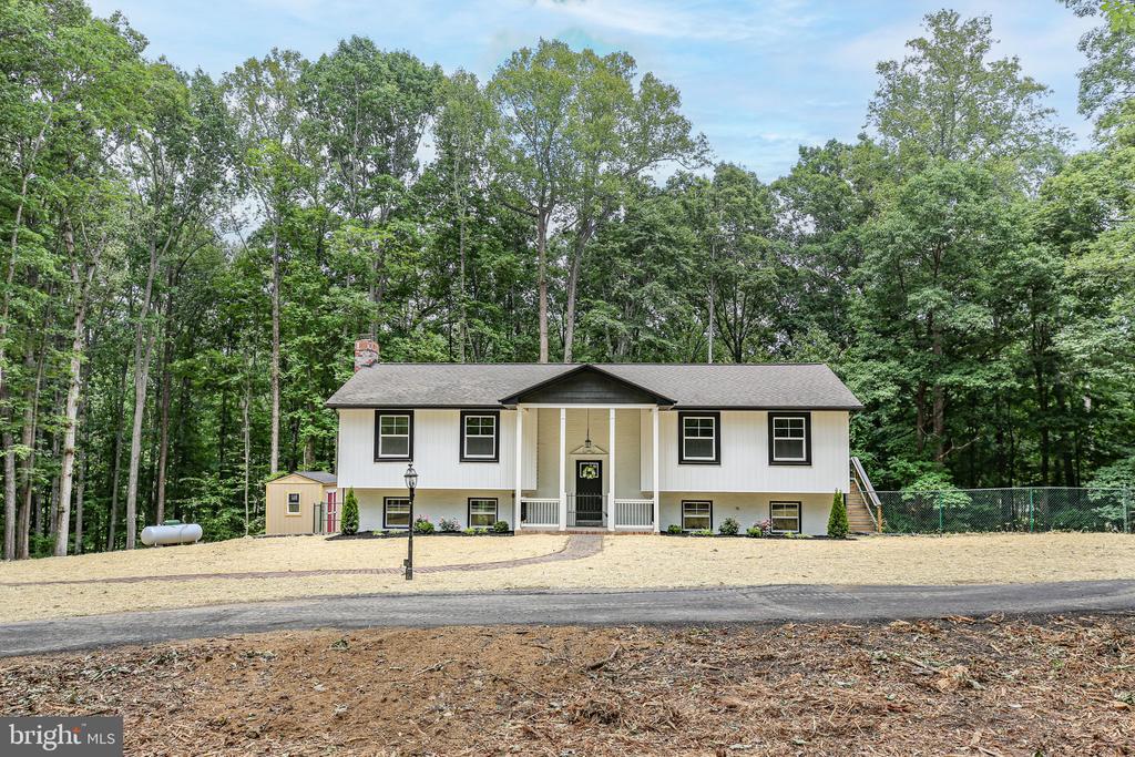 211 HARDWOOD LN, FREDERICKSBURG, Virginia 22408, 4 Bedrooms Bedrooms, ,3 BathroomsBathrooms,Residential,211 HARDWOOD LN,VASP2042850 MLS # VASP2042850 211 HARDWOOD LN, FREDERICKSBURG, Virginia 22408, 4 Bedrooms Bedrooms, ,3 BathroomsBathrooms,Residential,211 HARDWOOD LN,VASP2042850 MLS # VASP2042850