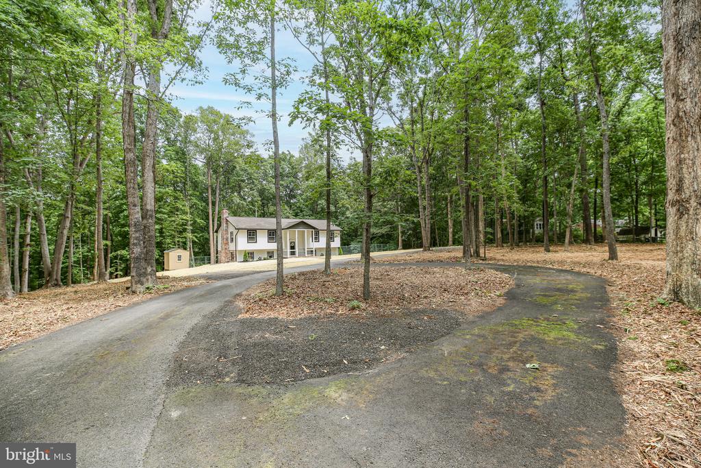 211 HARDWOOD LN, FREDERICKSBURG, Virginia 22408, 4 Bedrooms Bedrooms, ,3 BathroomsBathrooms,Residential,211 HARDWOOD LN,VASP2042850 MLS # VASP2042850 211 HARDWOOD LN, FREDERICKSBURG, Virginia 22408, 4 Bedrooms Bedrooms, ,3 BathroomsBathrooms,Residential,211 HARDWOOD LN,VASP2042850 MLS # VASP2042850